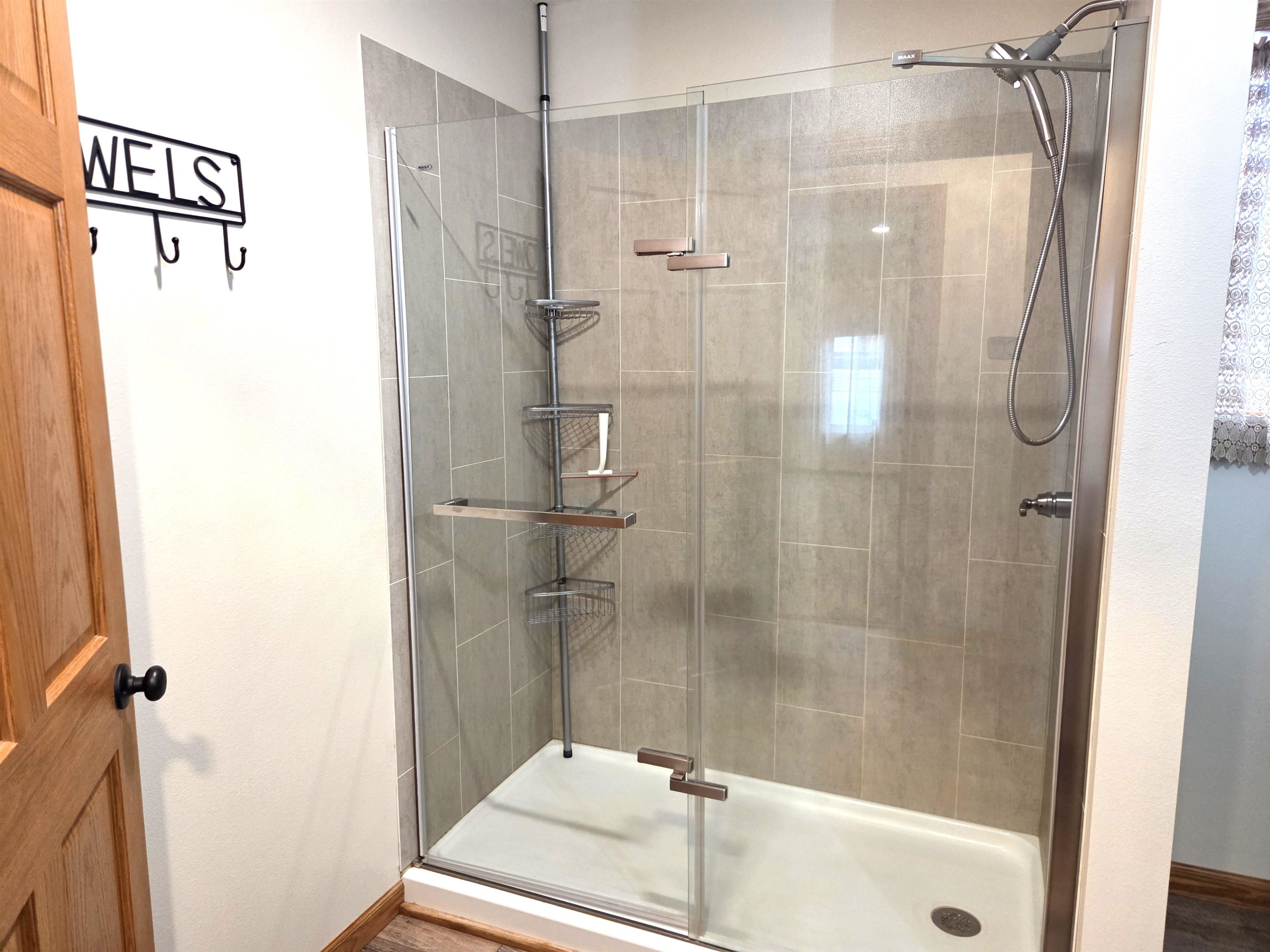 108 E Clark Street Property Photo 10