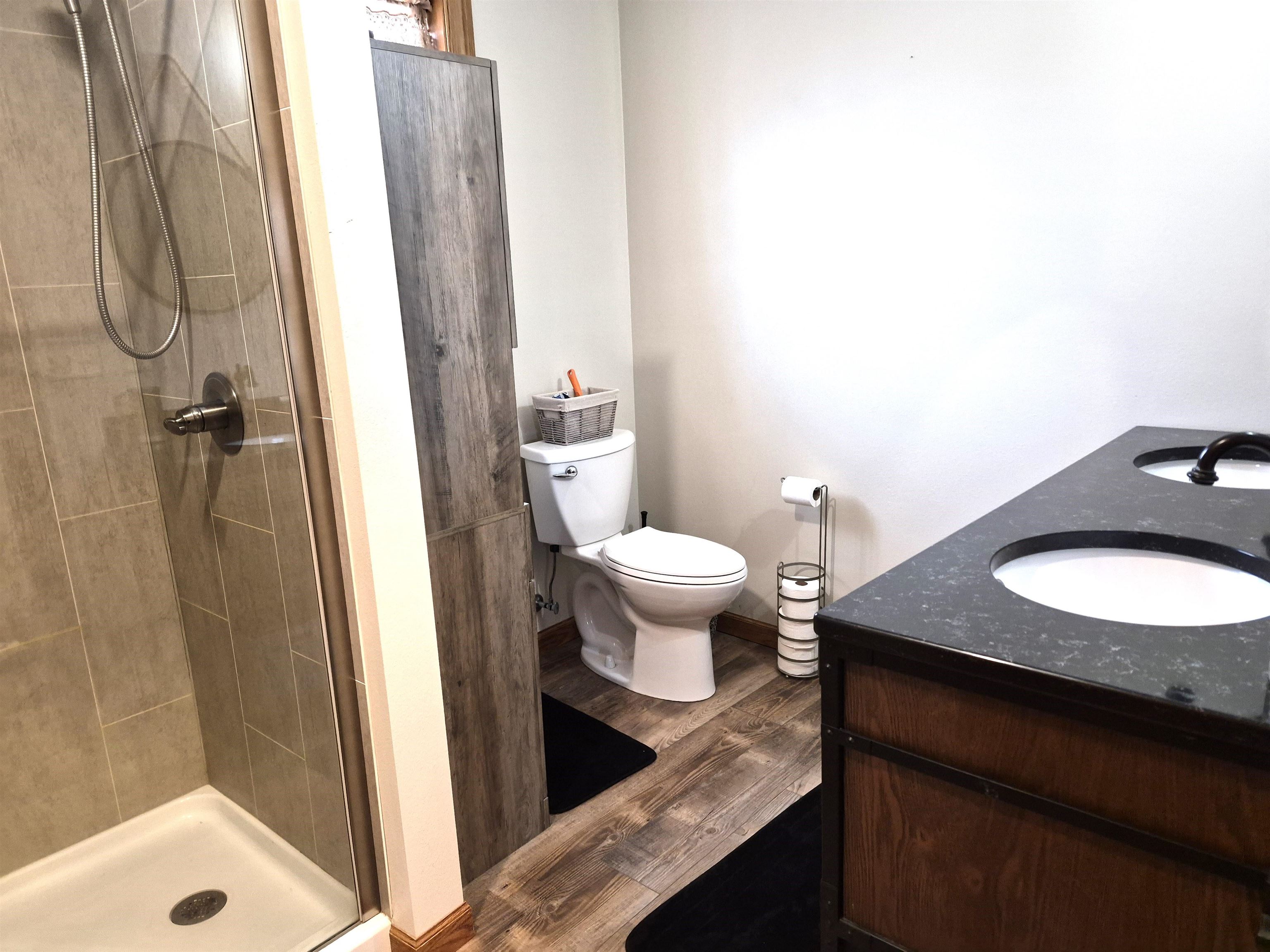 108 E Clark Street Property Photo 11