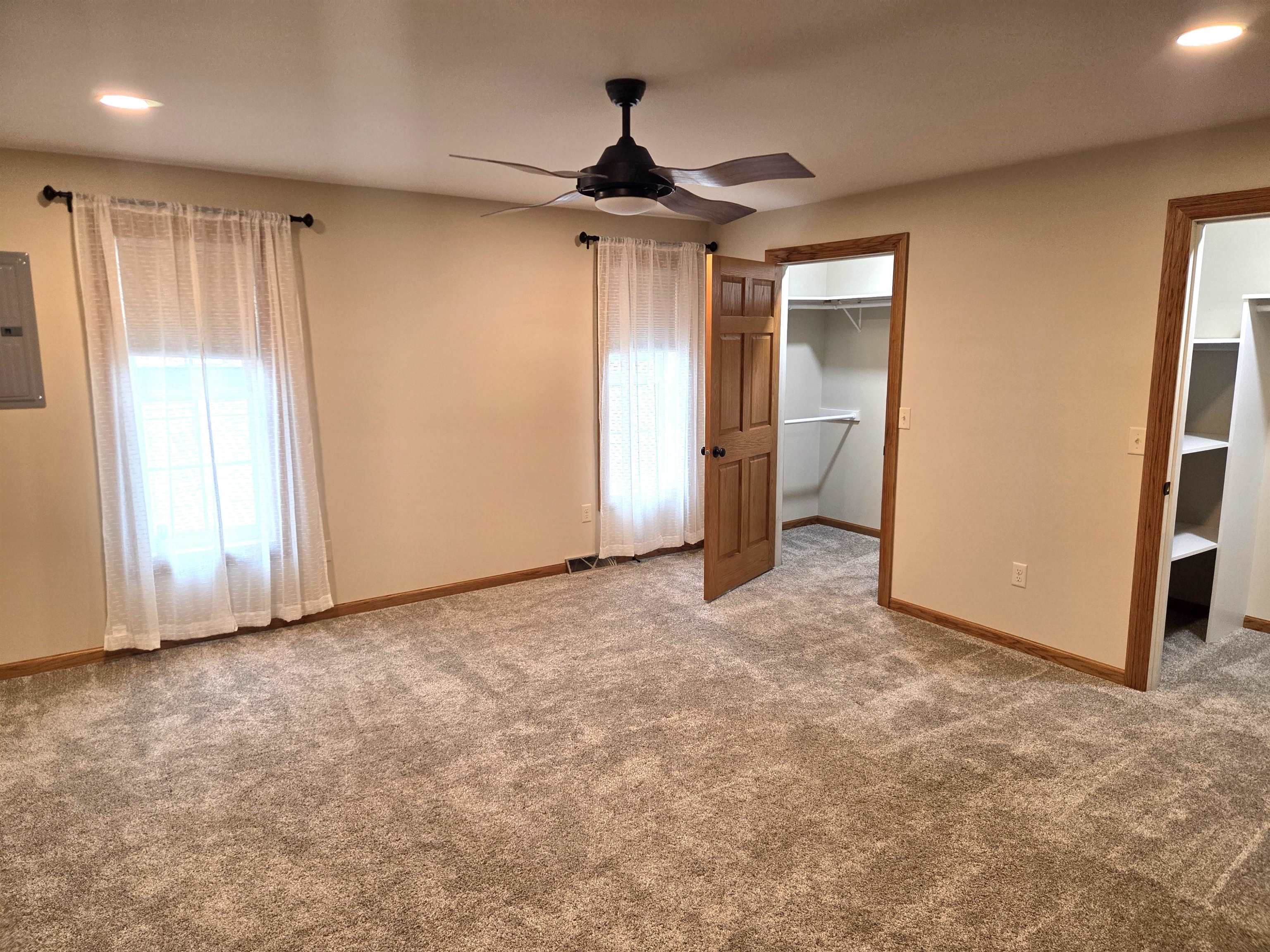 108 E Clark Street Property Photo 11