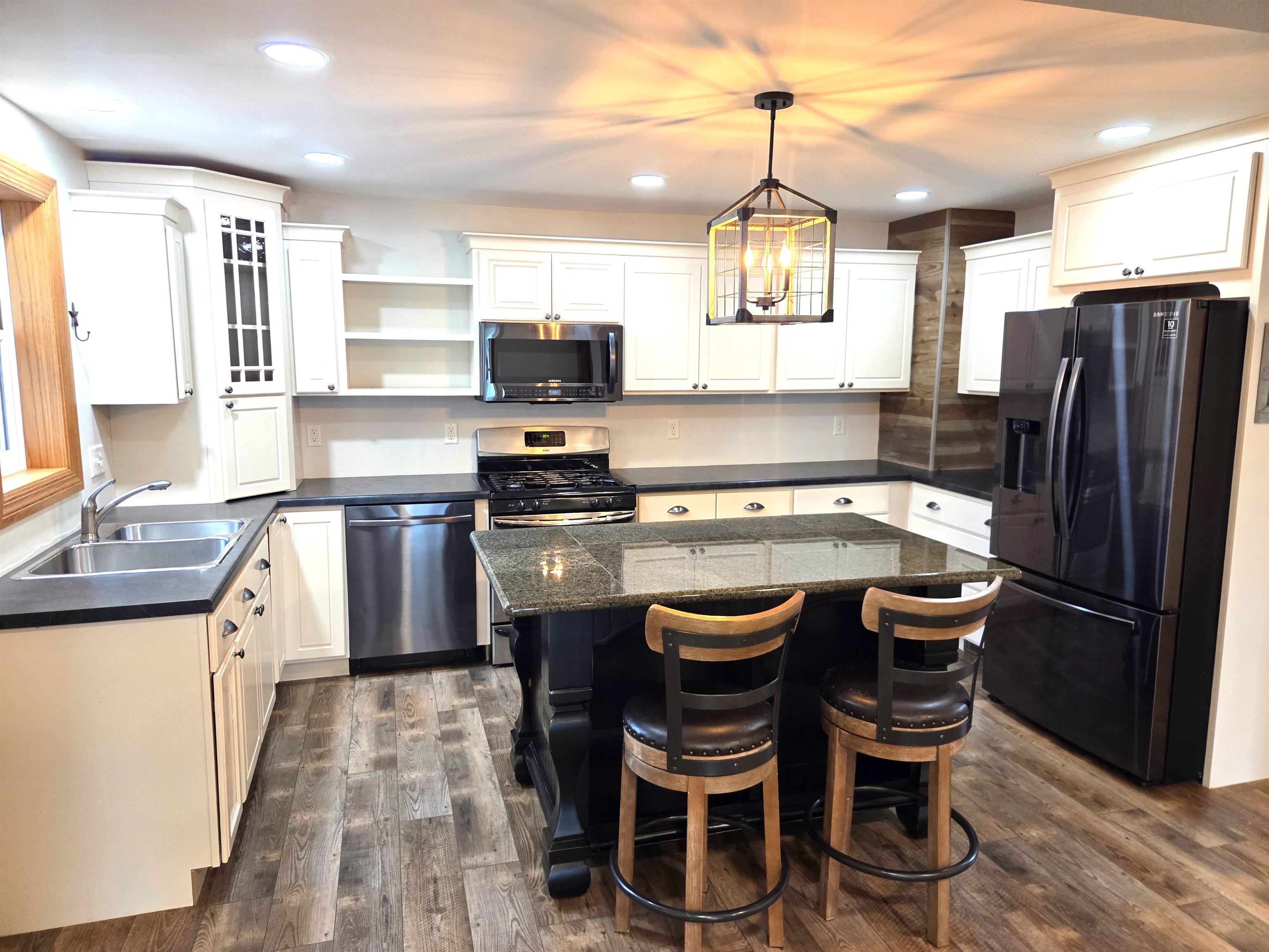 108 E Clark Street Property Photo 15
