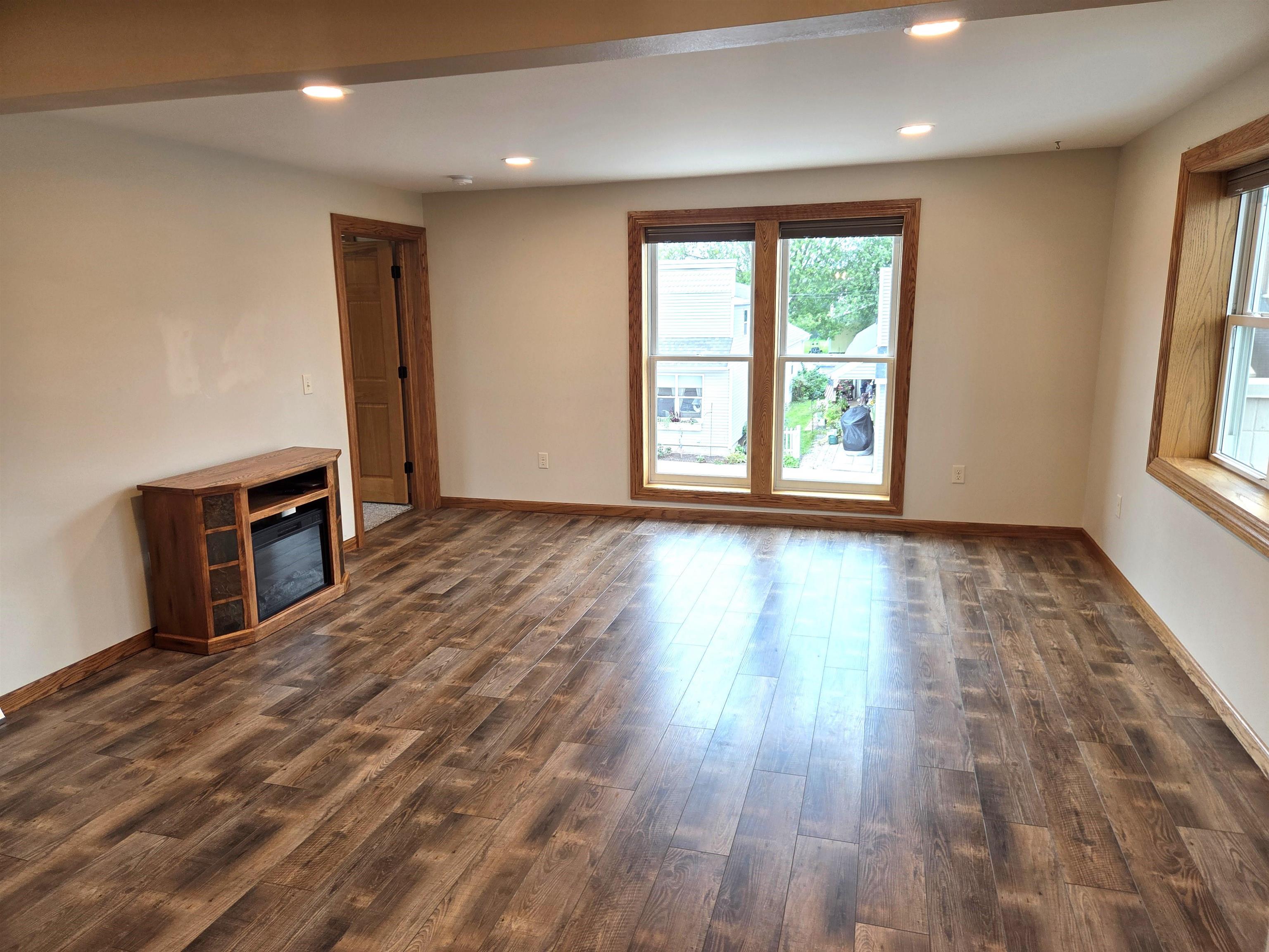 108 E Clark Street Property Photo 19
