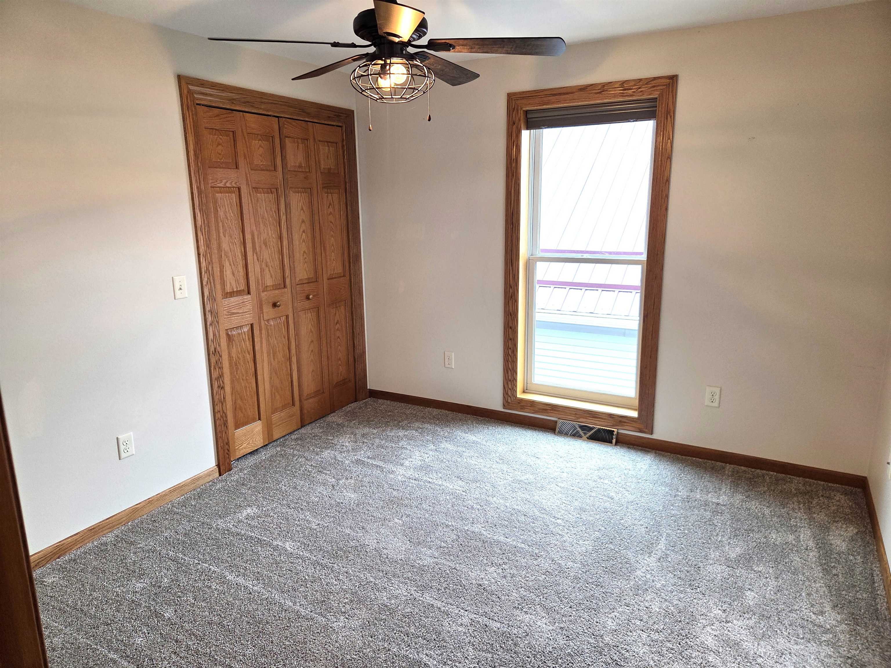 108 E Clark Street Property Photo 20