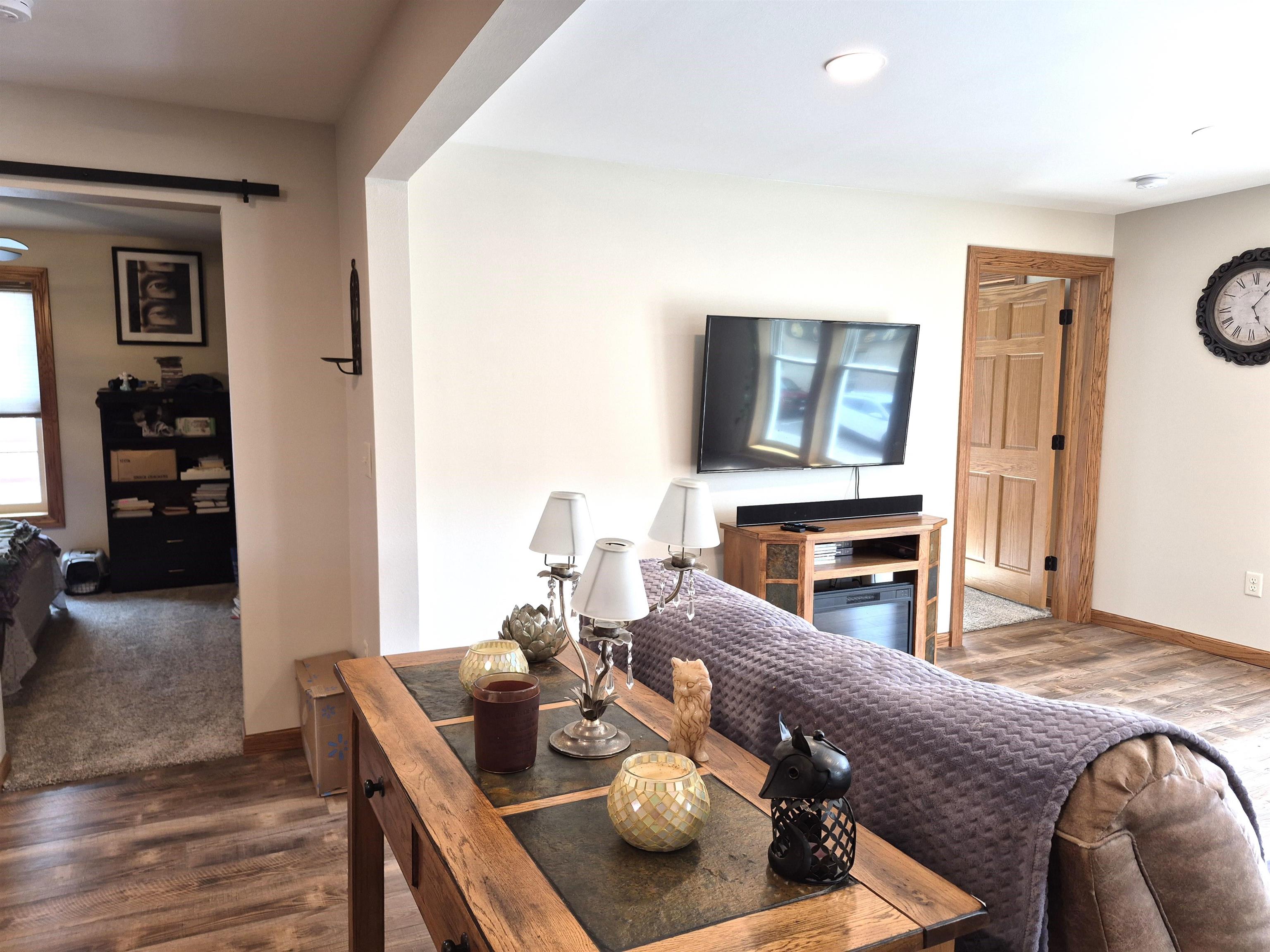 108 E Clark Street Property Photo 24