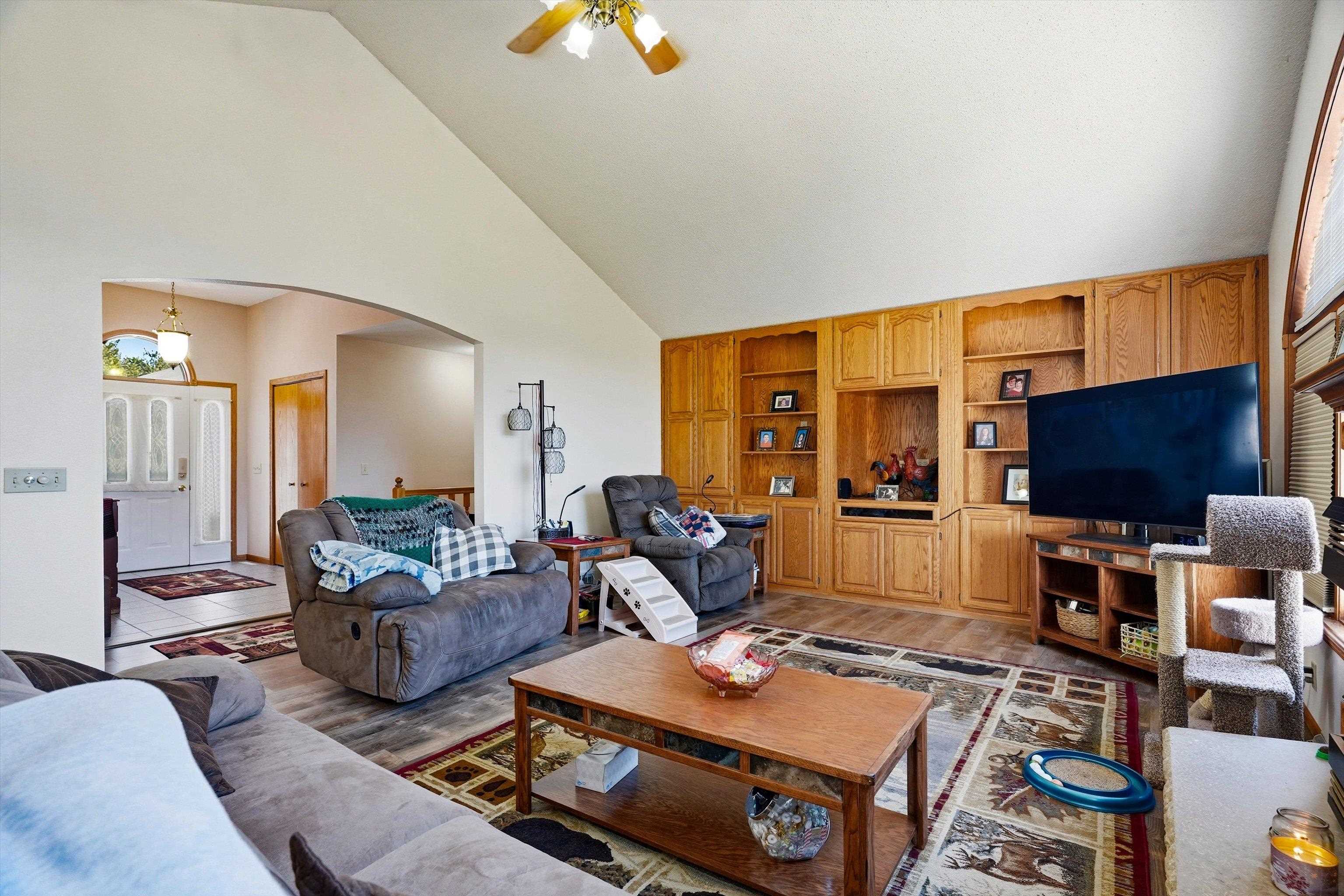 11712 Eisenhower Drive Property Photo 6