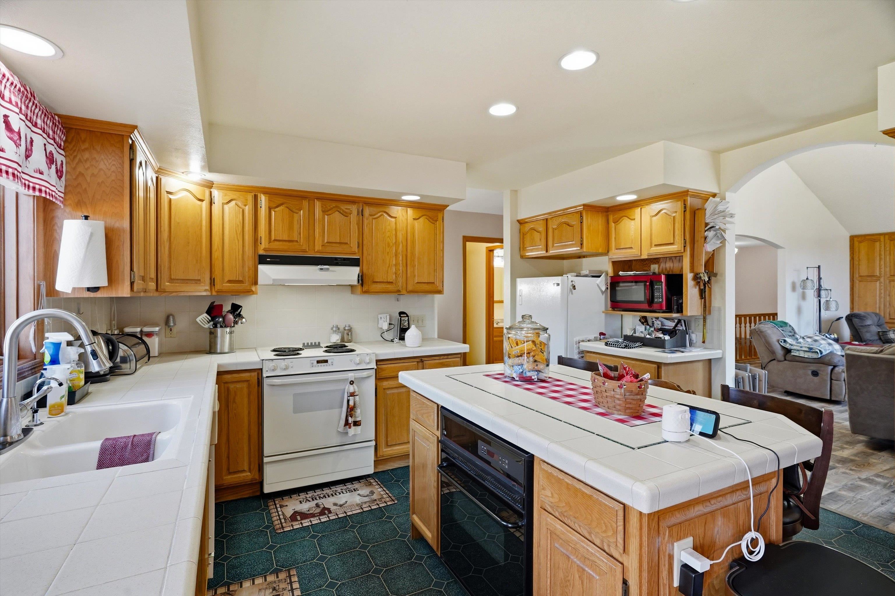 11712 Eisenhower Drive Property Photo 13