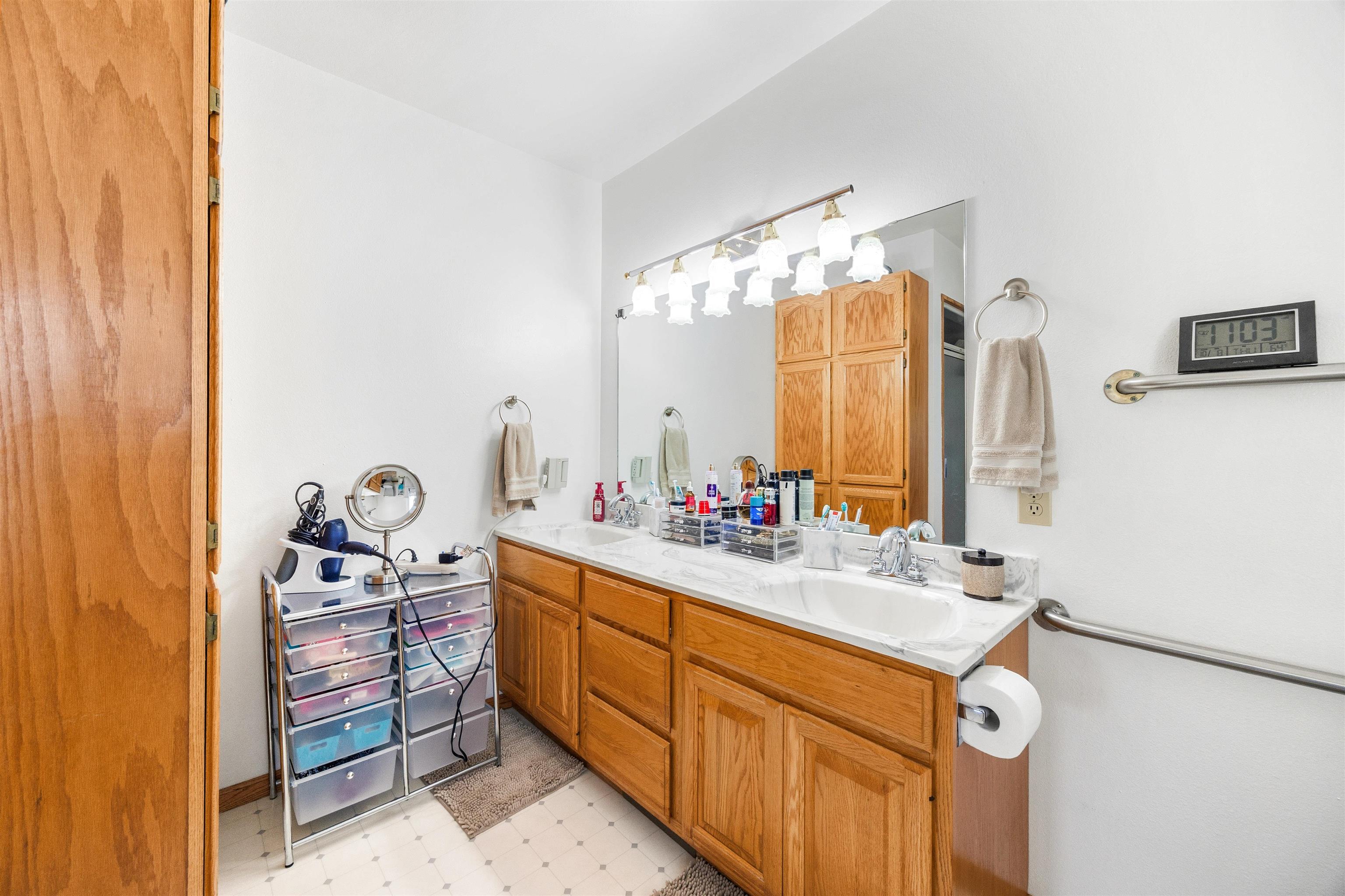 11712 Eisenhower Drive Property Photo 14