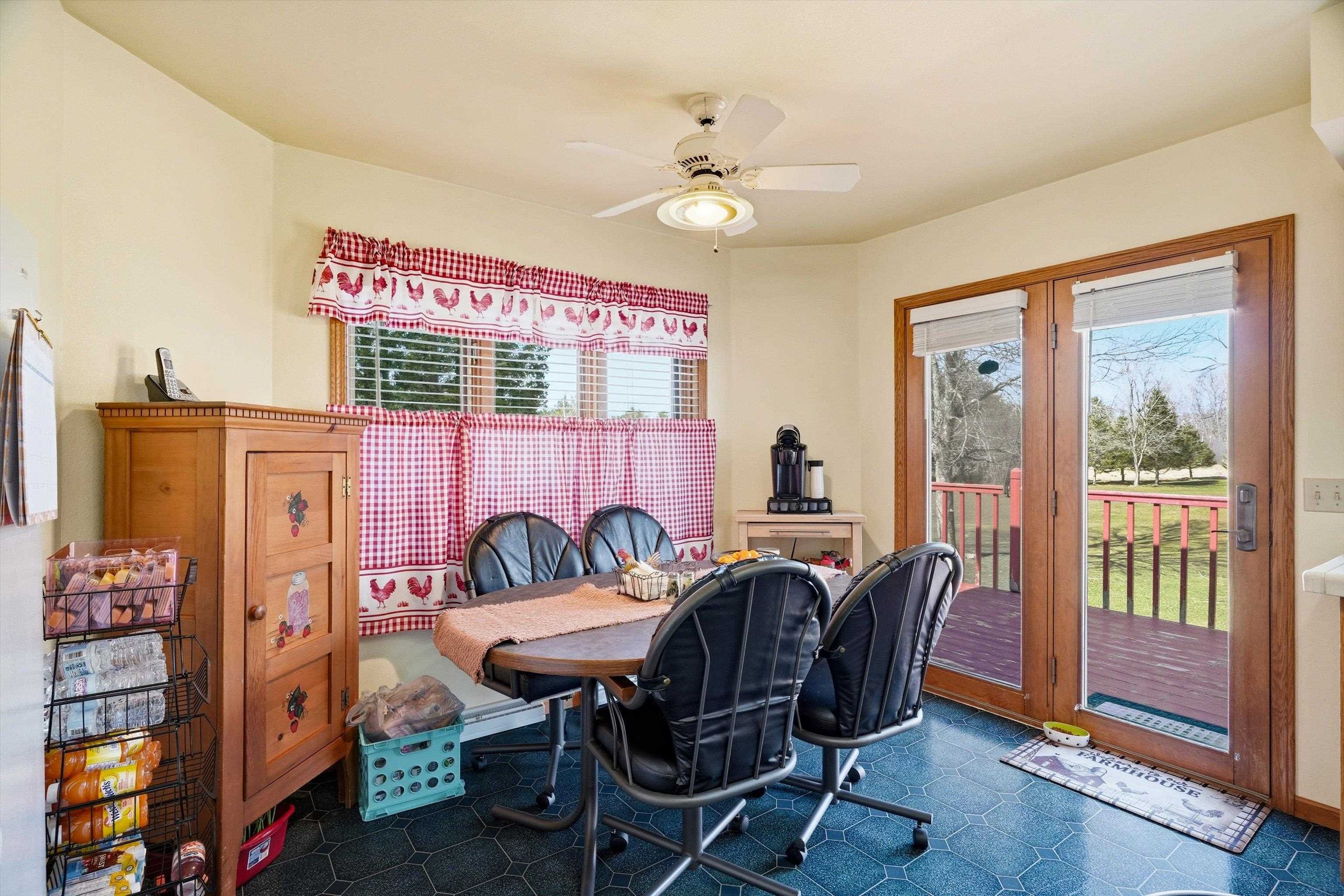11712 Eisenhower Drive Property Photo 14