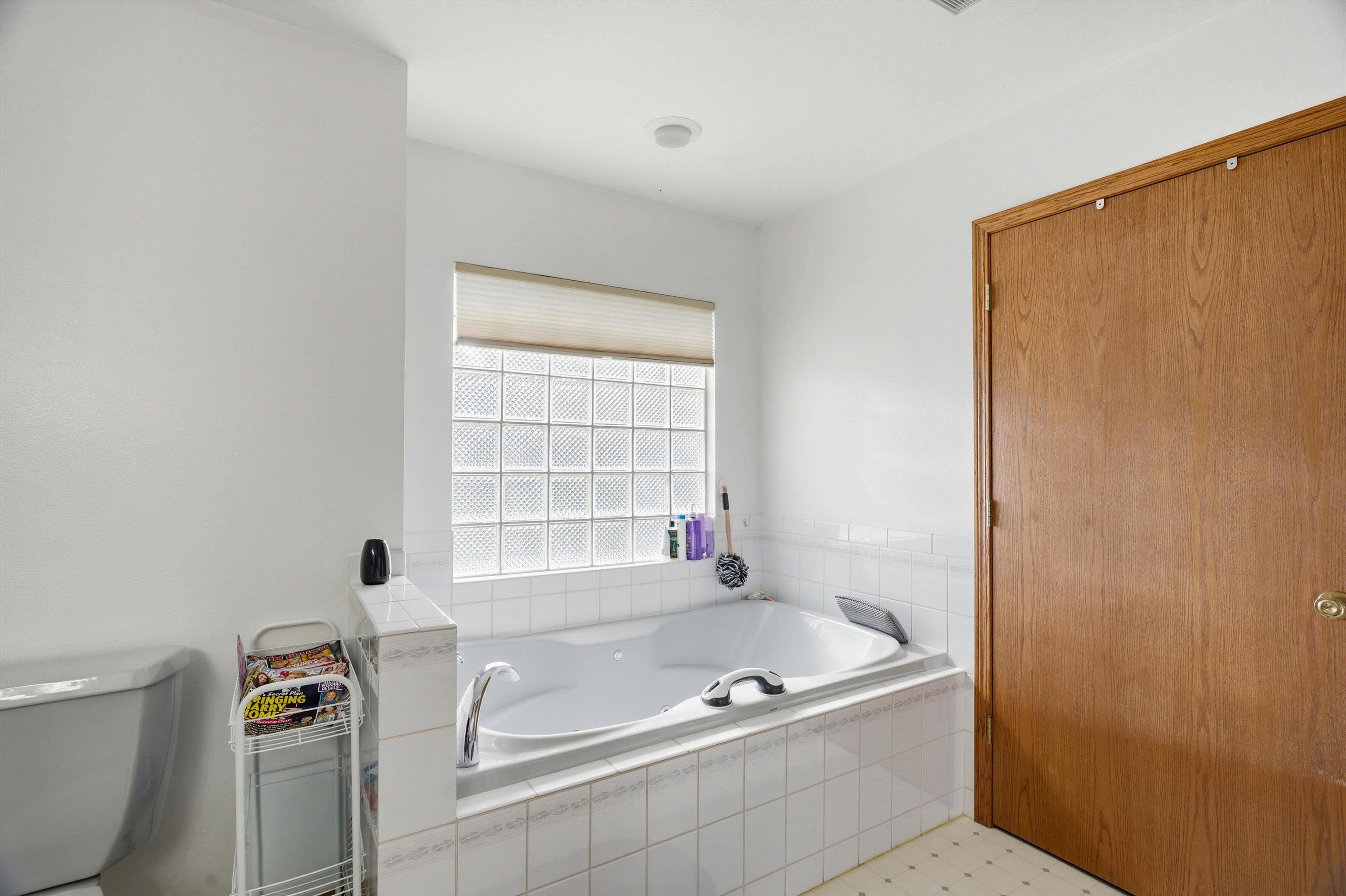 11712 Eisenhower Drive Property Photo 19