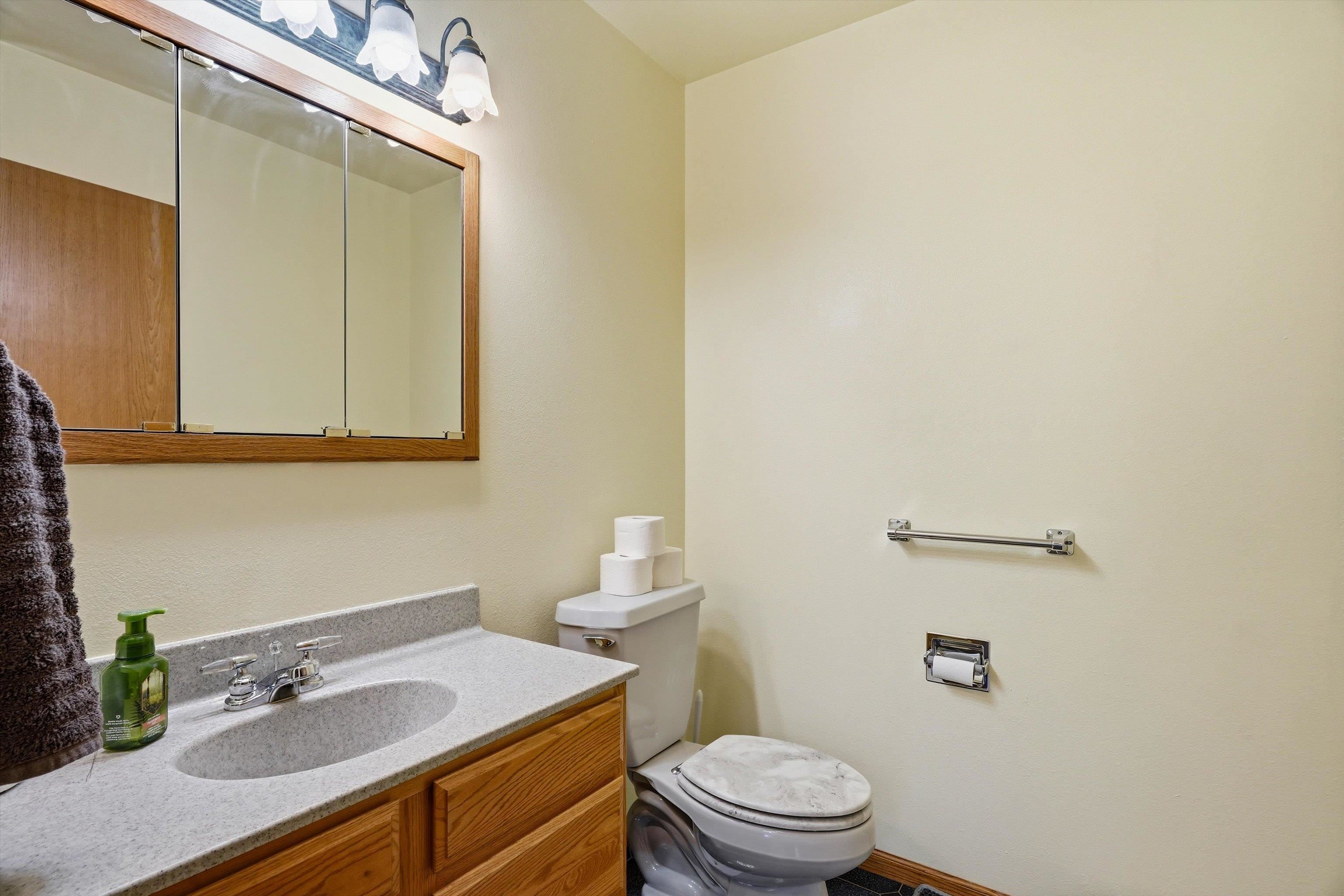 11712 Eisenhower Drive Property Photo 25