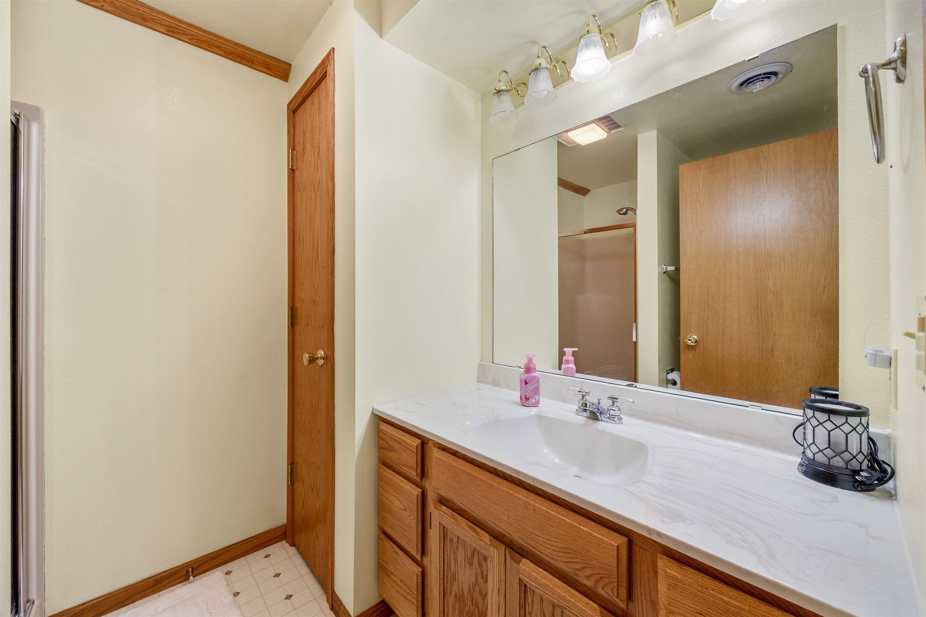 11712 Eisenhower Drive Property Photo 27