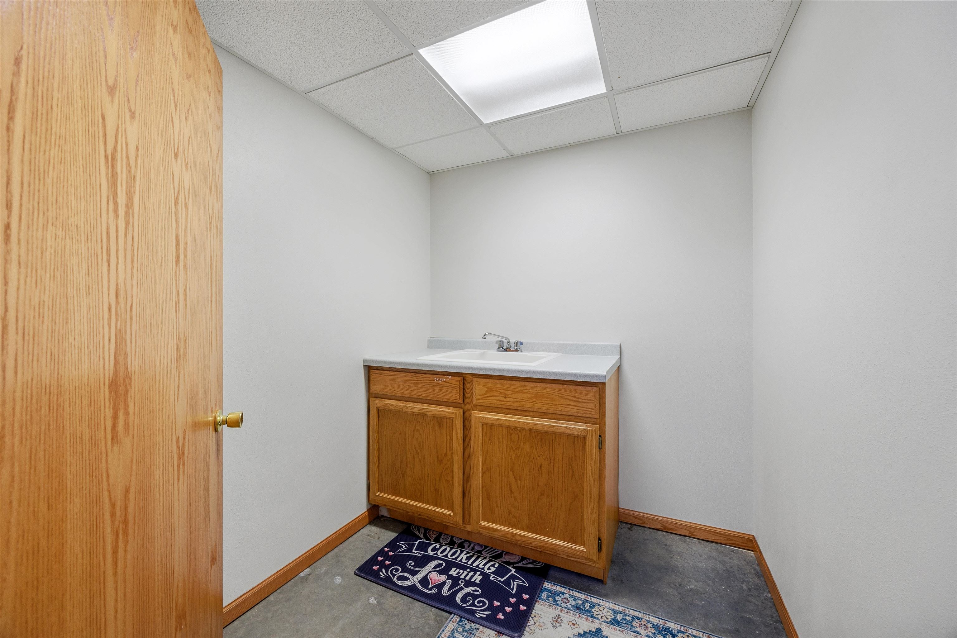 11712 Eisenhower Drive Property Photo 32