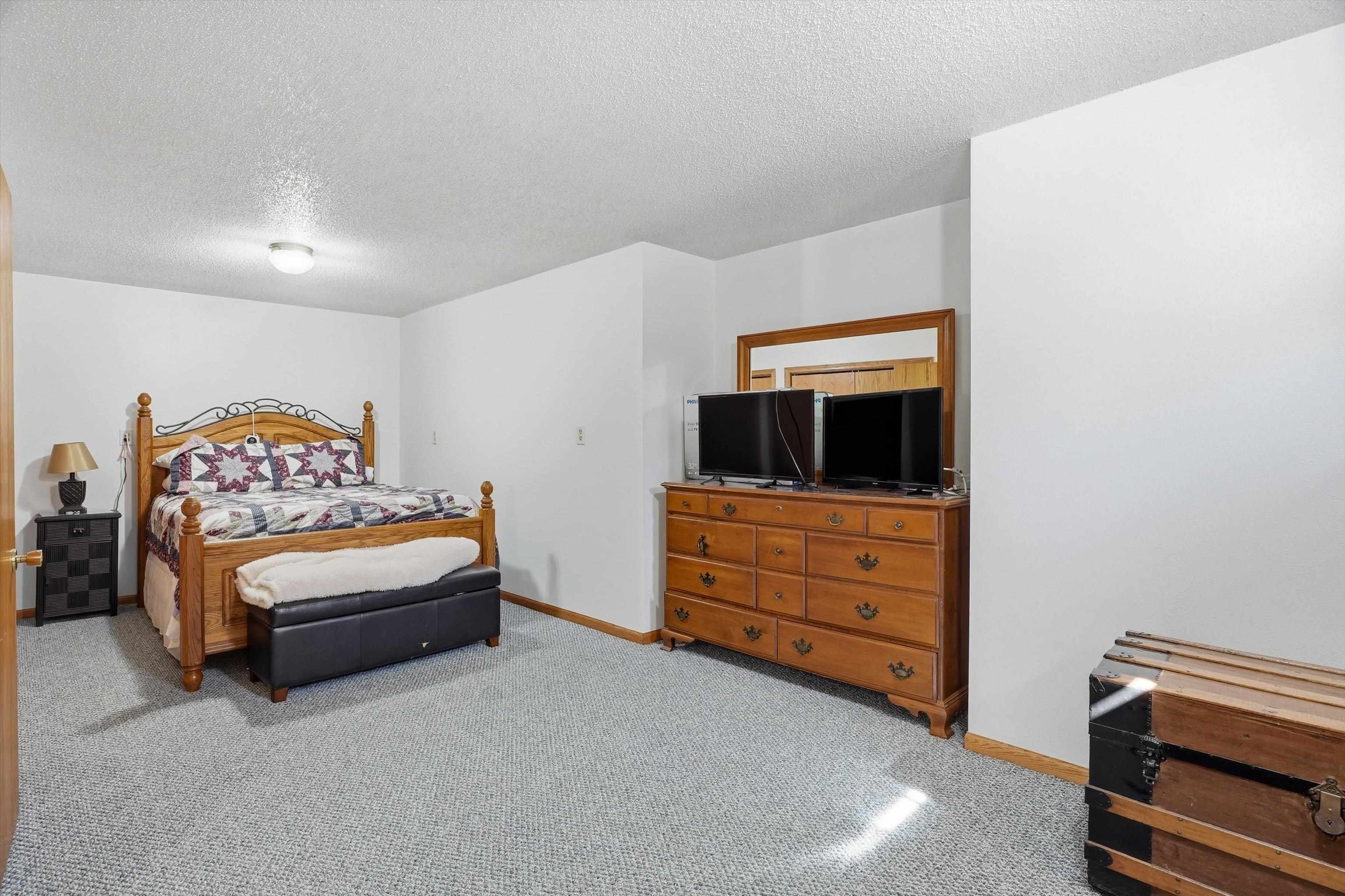 11712 Eisenhower Drive Property Photo 32