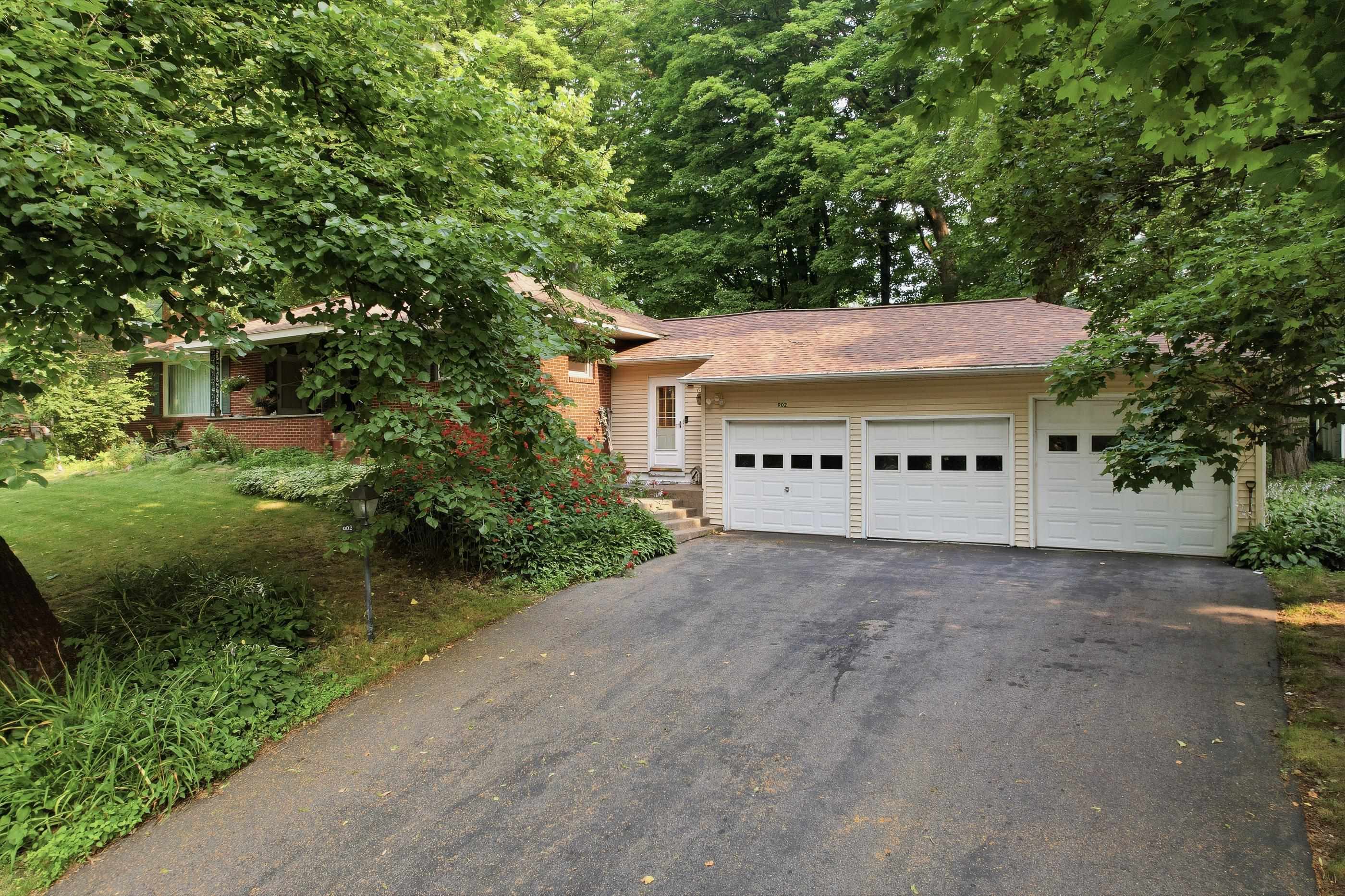 902 Parcher Street Property Photo 3