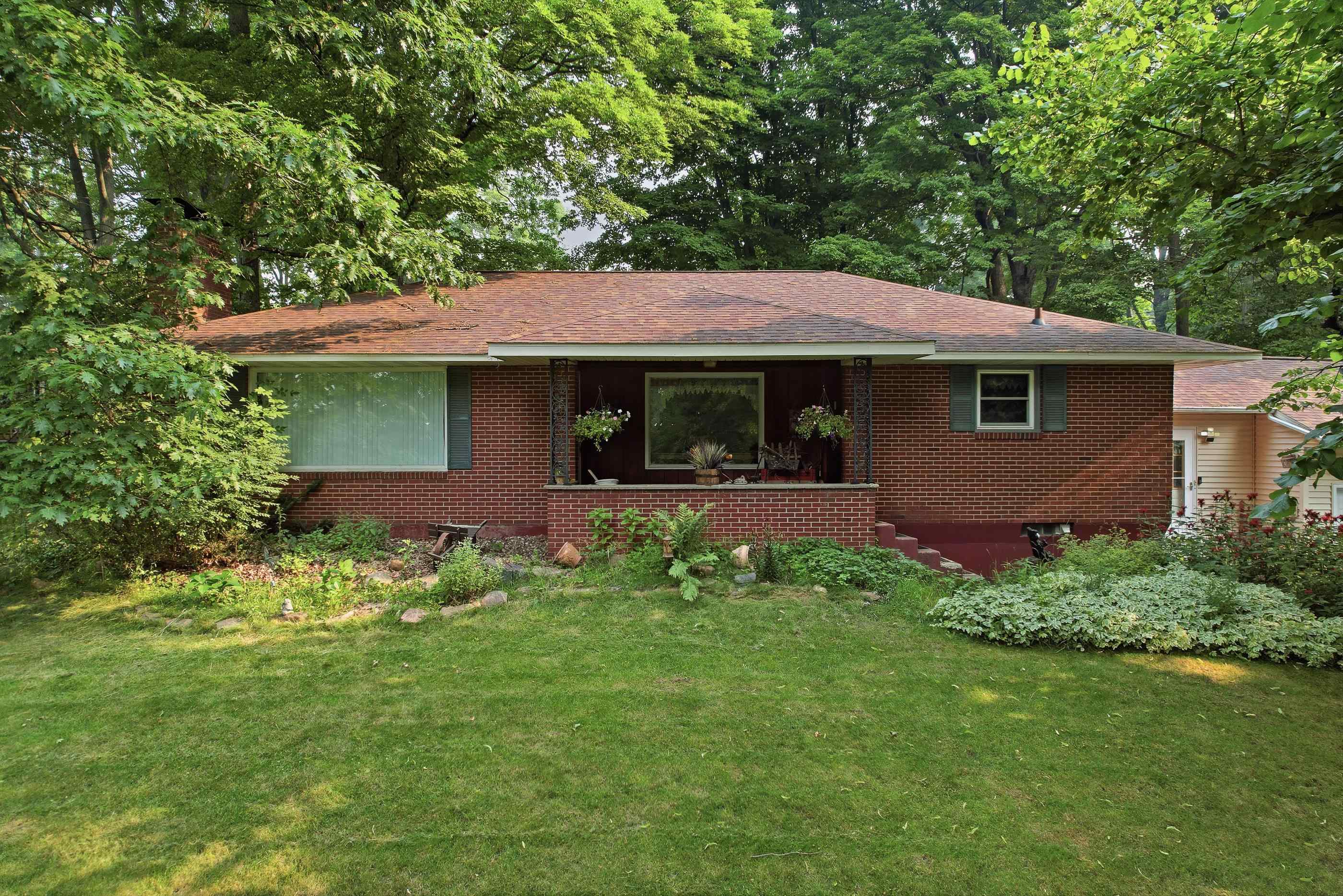 902 Parcher Street Property Photo 4