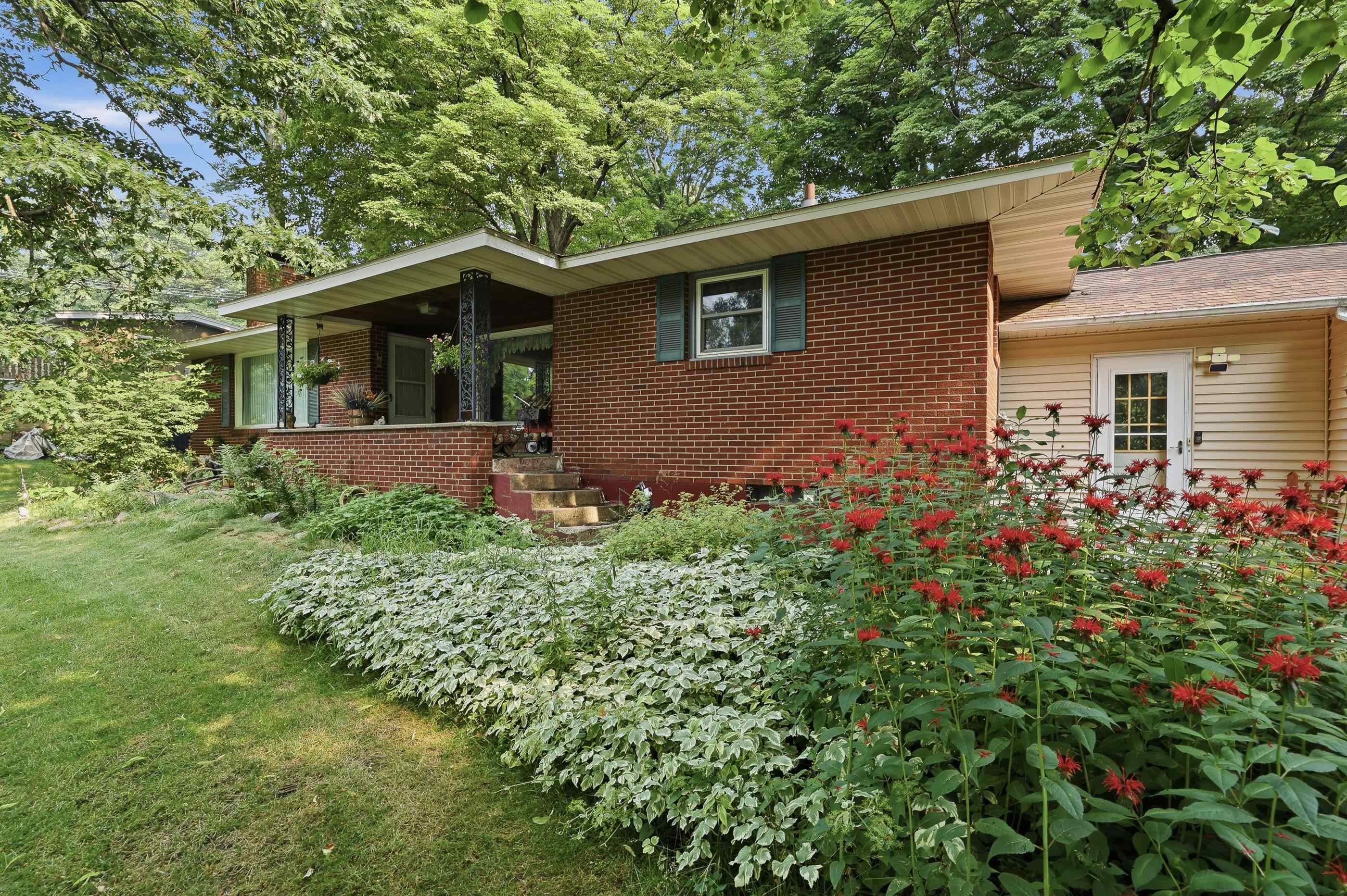902 Parcher Street Property Photo 6