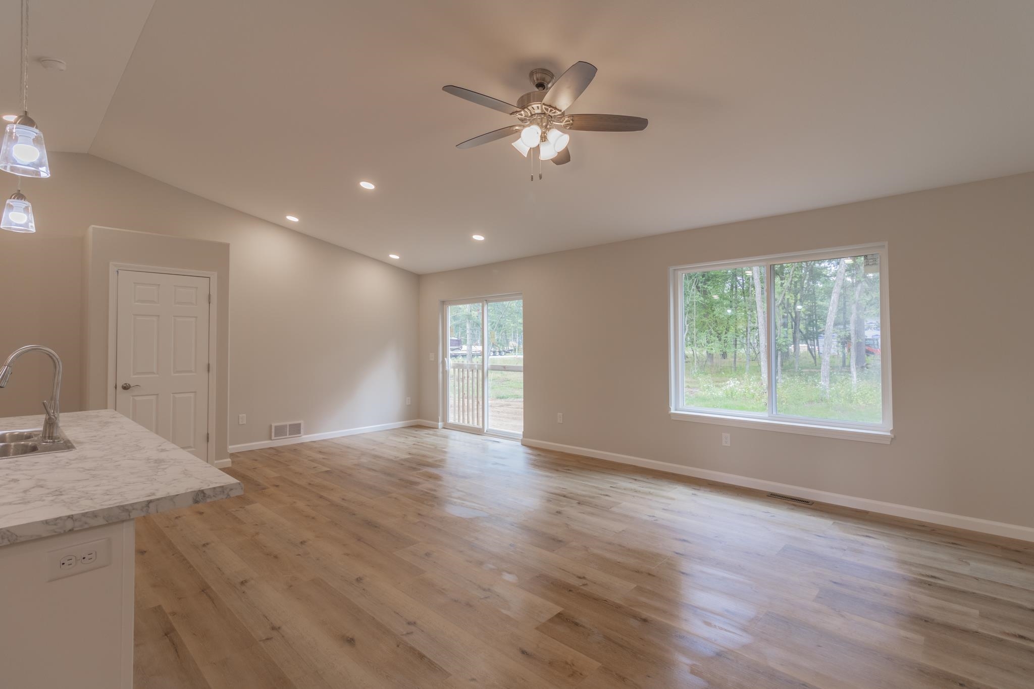 3724 Jackrabbit Drive Property Photo 5