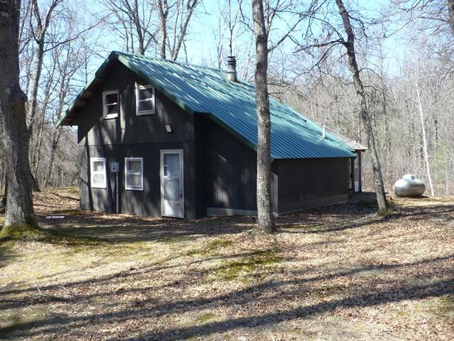 N8879 Dickerson Avenue Property Photo 2