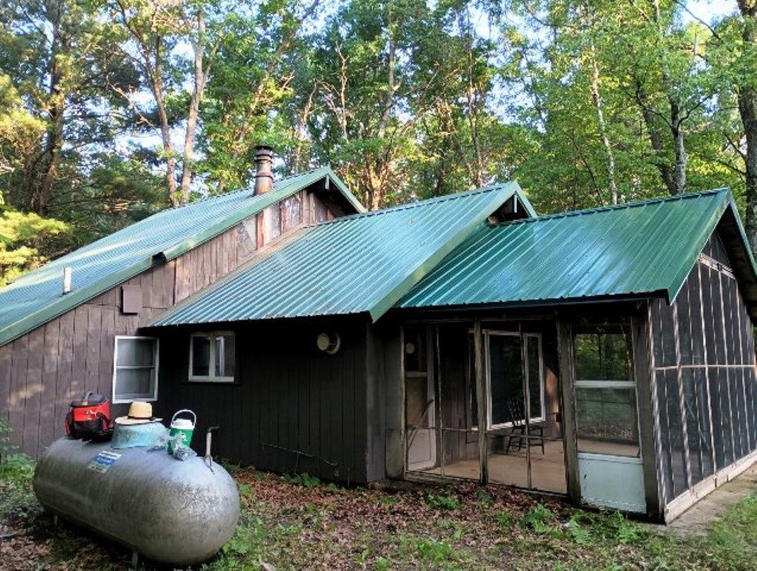 N8879 Dickerson Avenue Property Photo 12