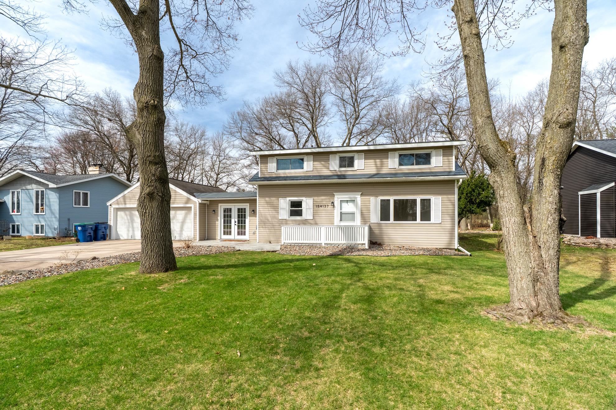 154137 Paramount Drive Property Photo 4