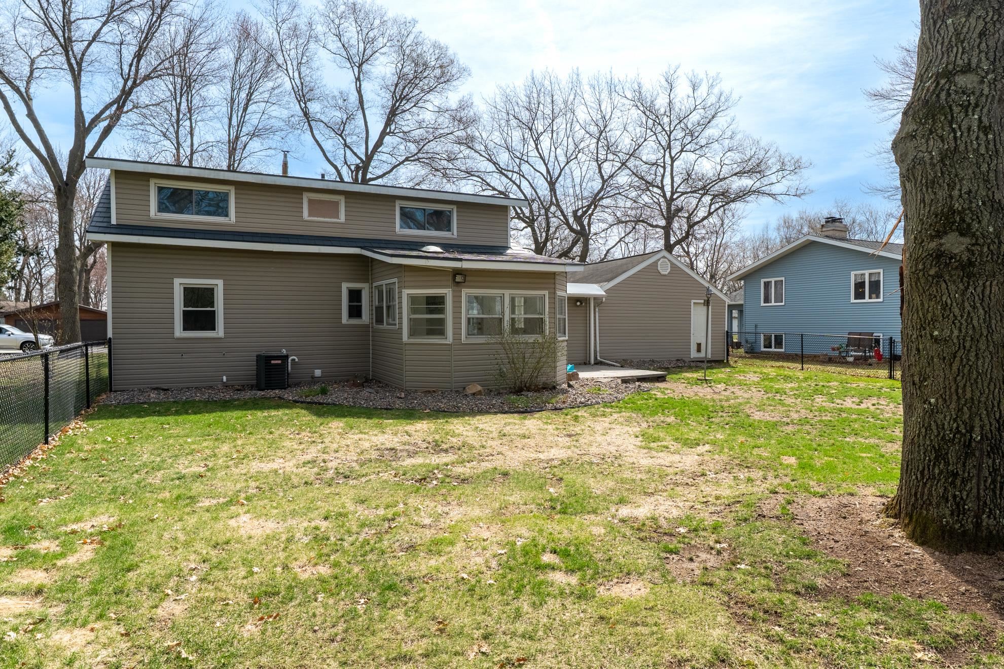 154137 Paramount Drive Property Photo 9