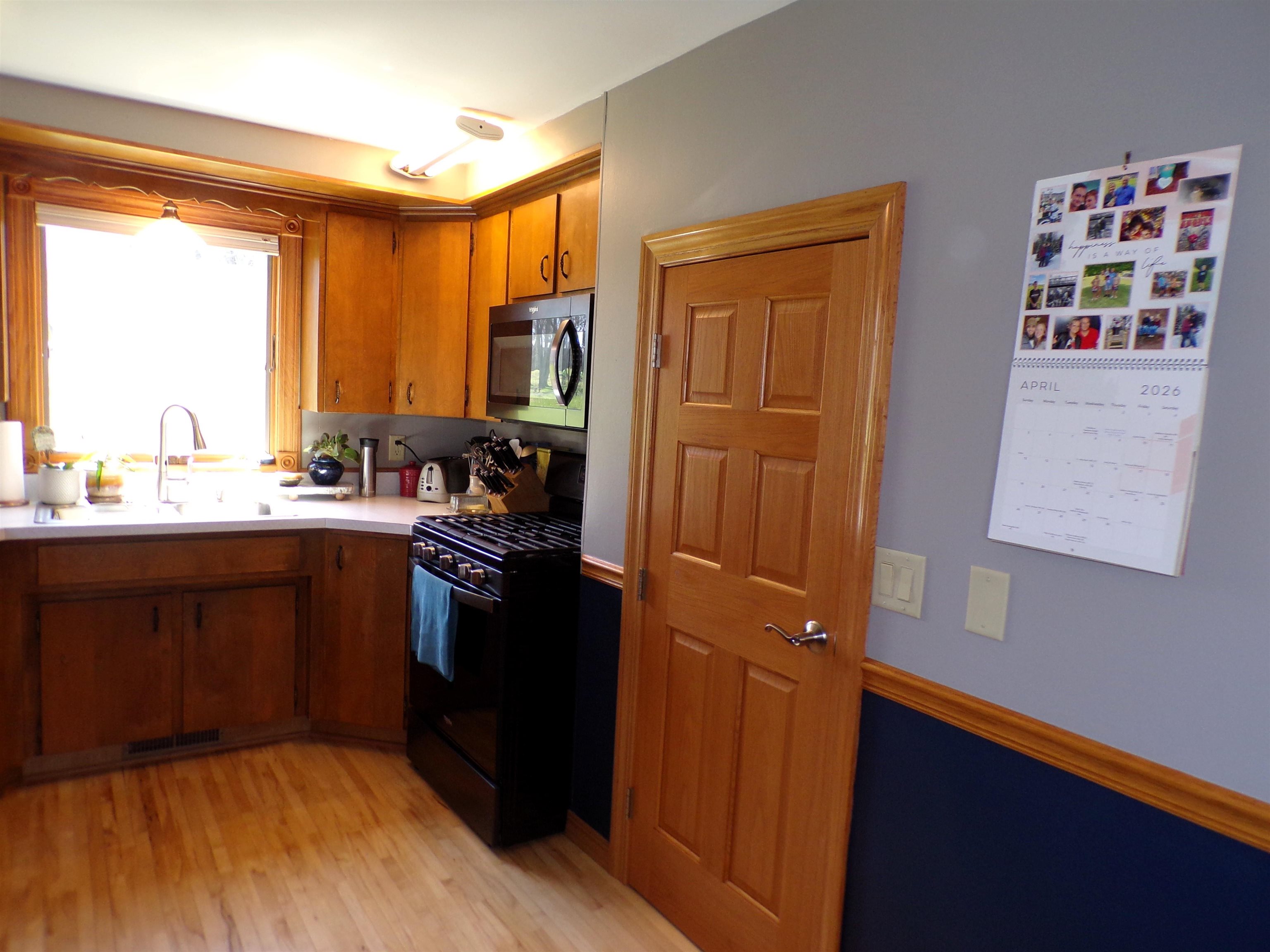 118 N Crocker Avenue Property Photo 9