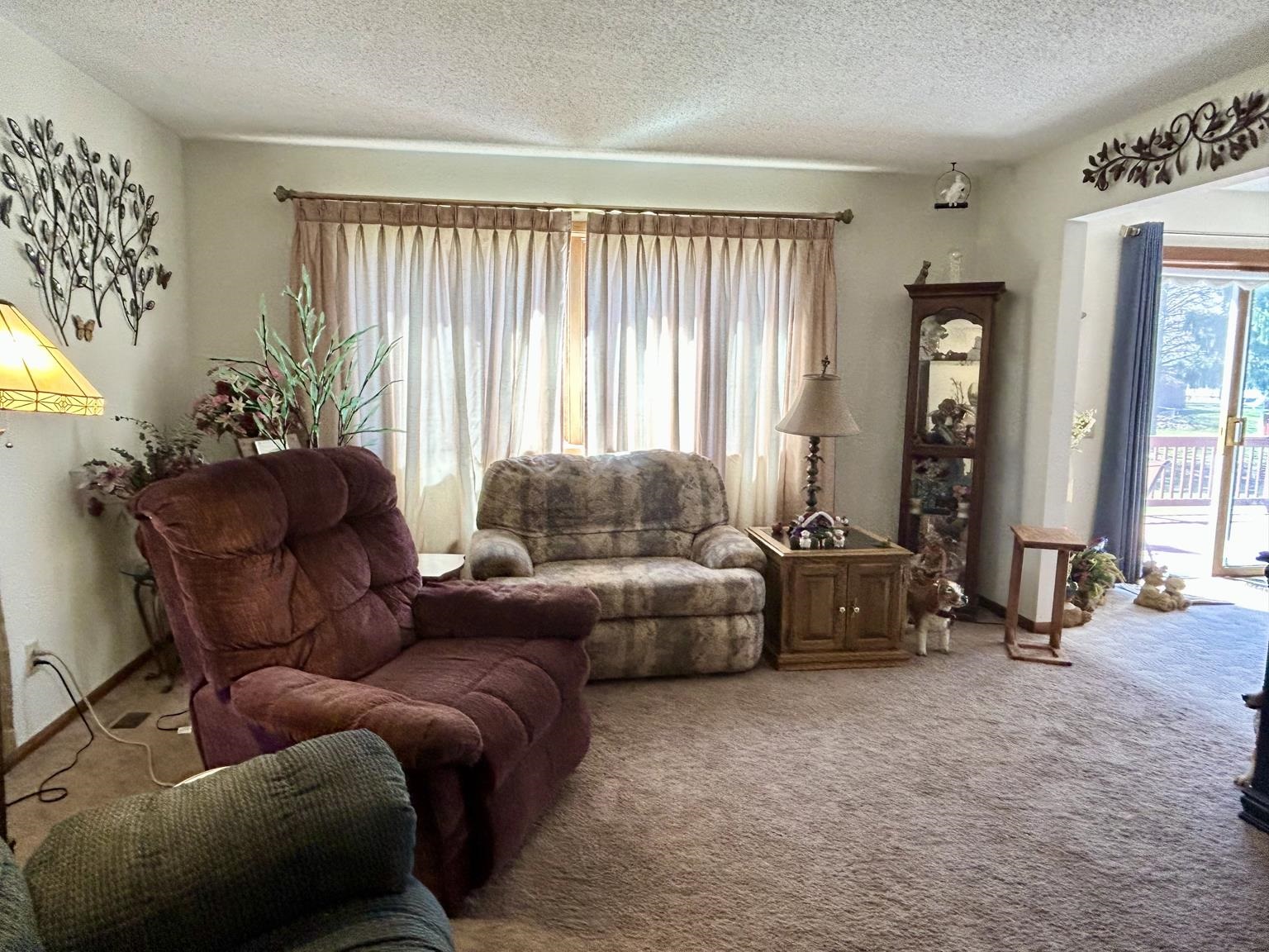 403 Bluebird Lane Property Photo 5