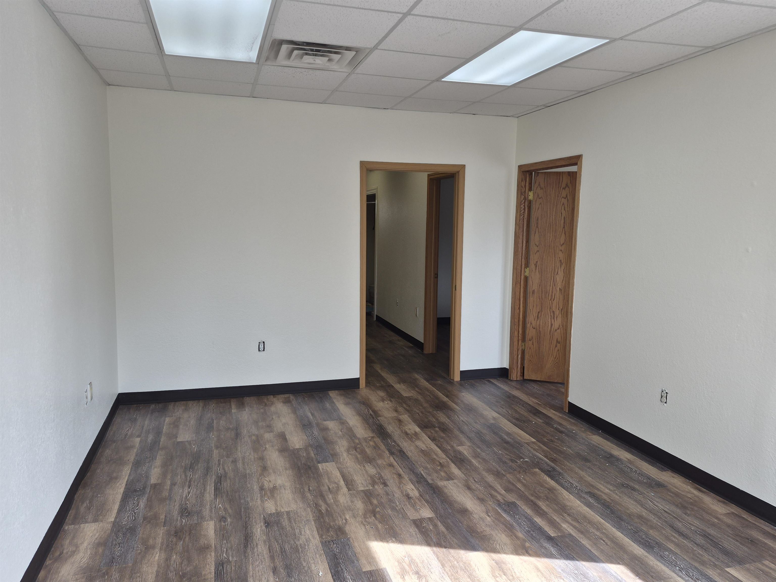 1027 S 17th Avenue Property Photo 2
