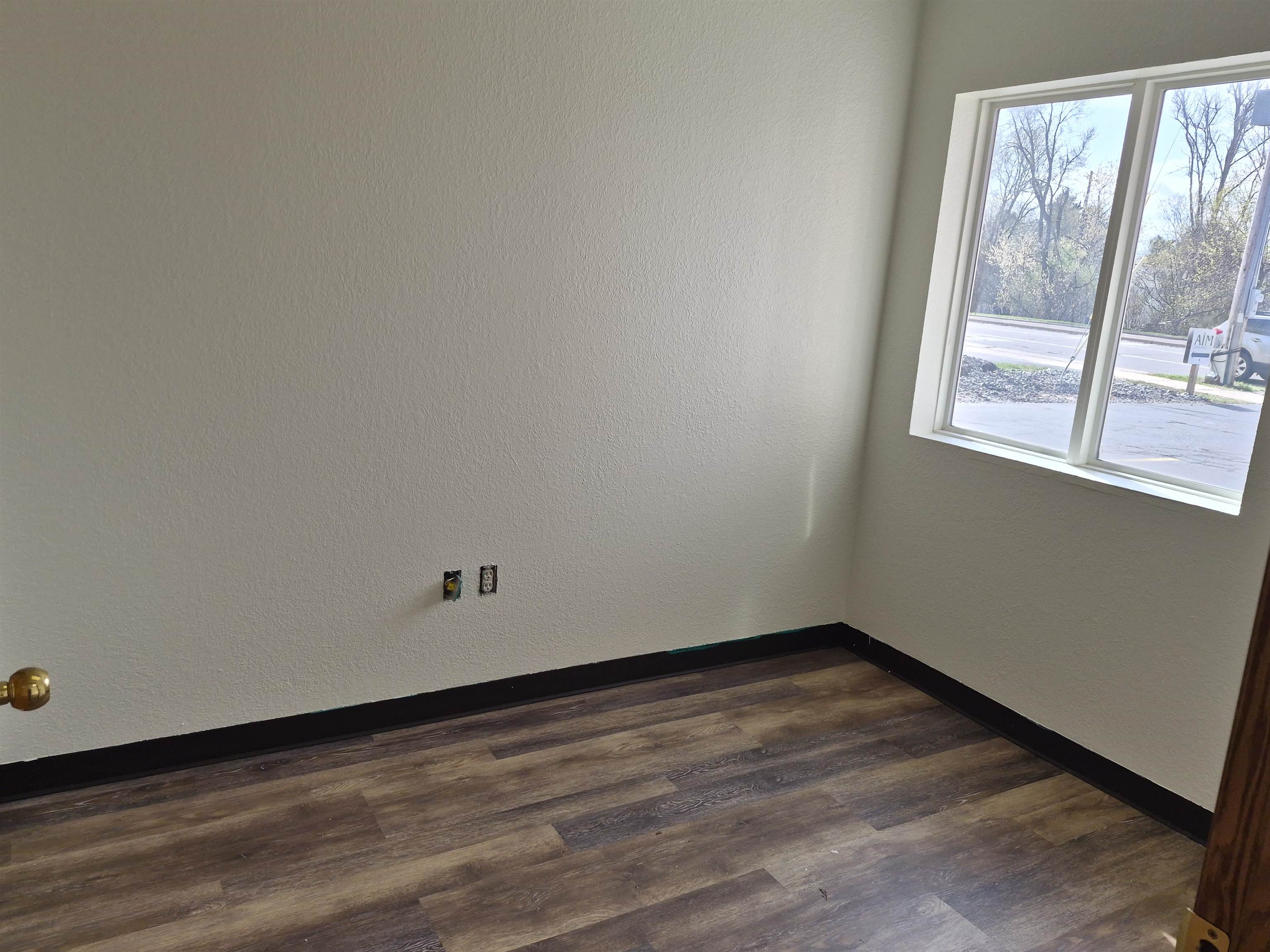 1027 S 17th Avenue Property Photo 3