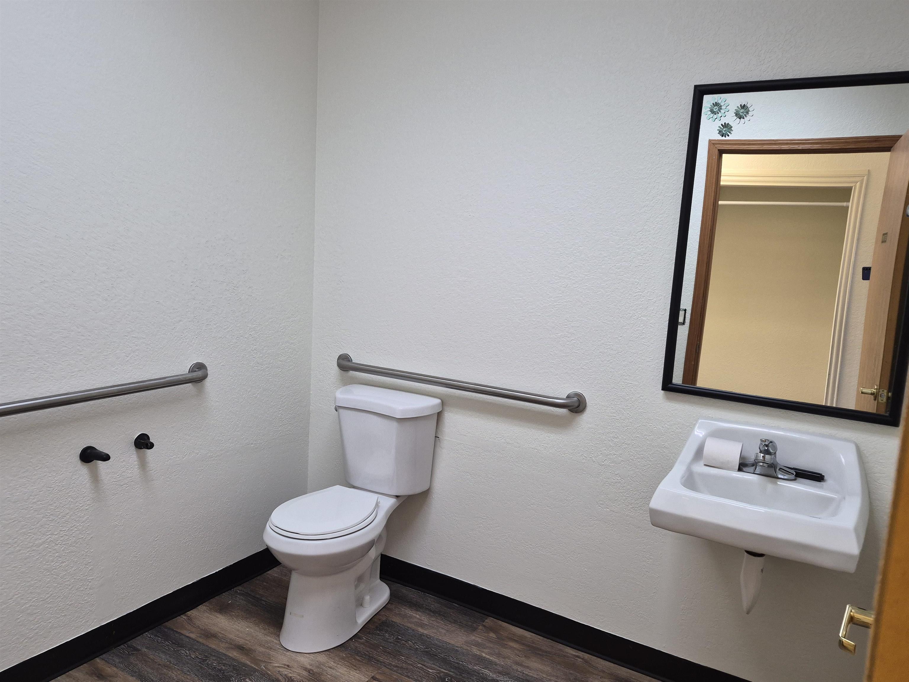 1027 S 17th Avenue Property Photo 7