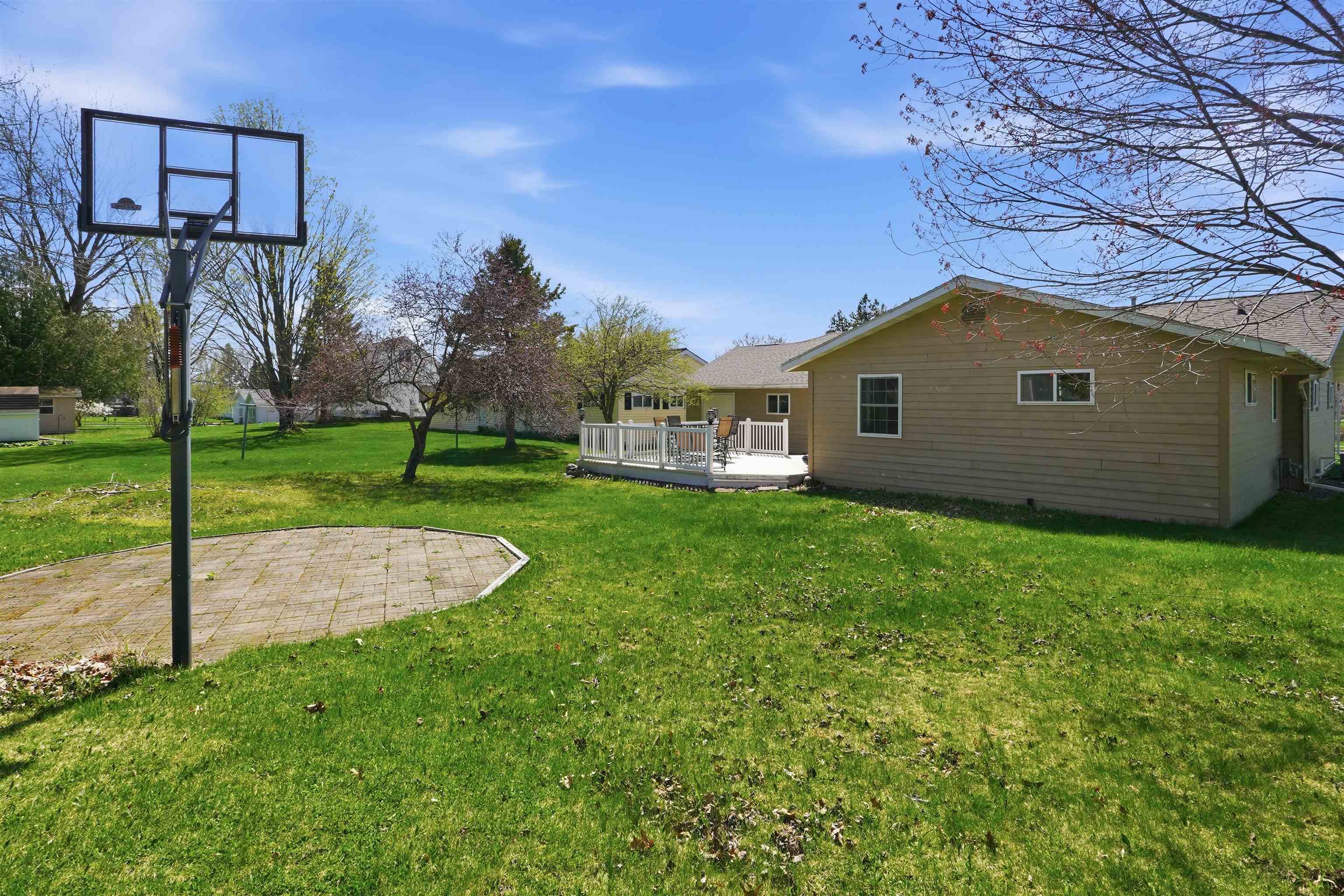 634 N Shattuck Street Property Photo 14