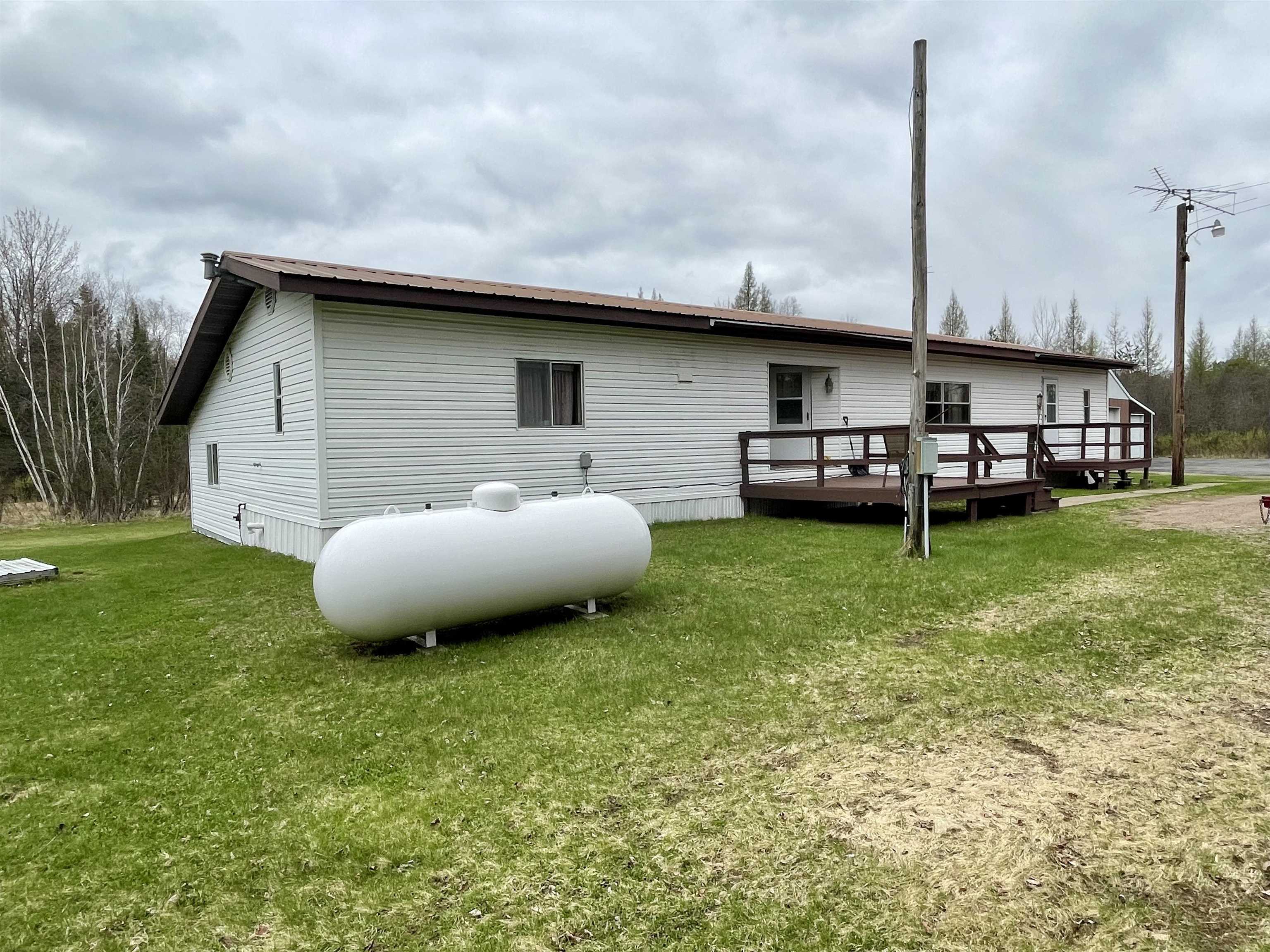 N10823 State Highway 13 Property Photo 2