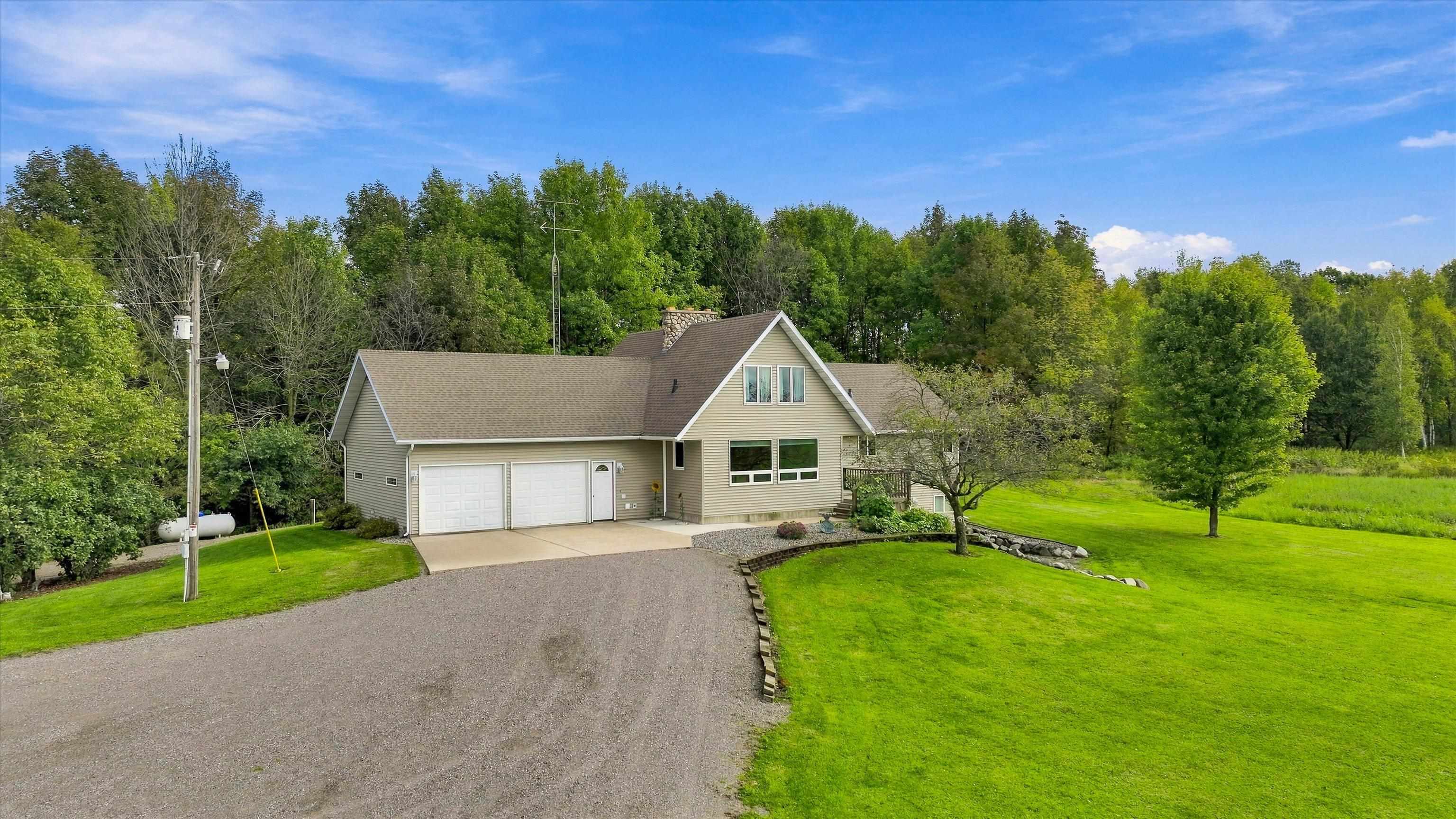 N5050 Highland Drive Property Photo 12