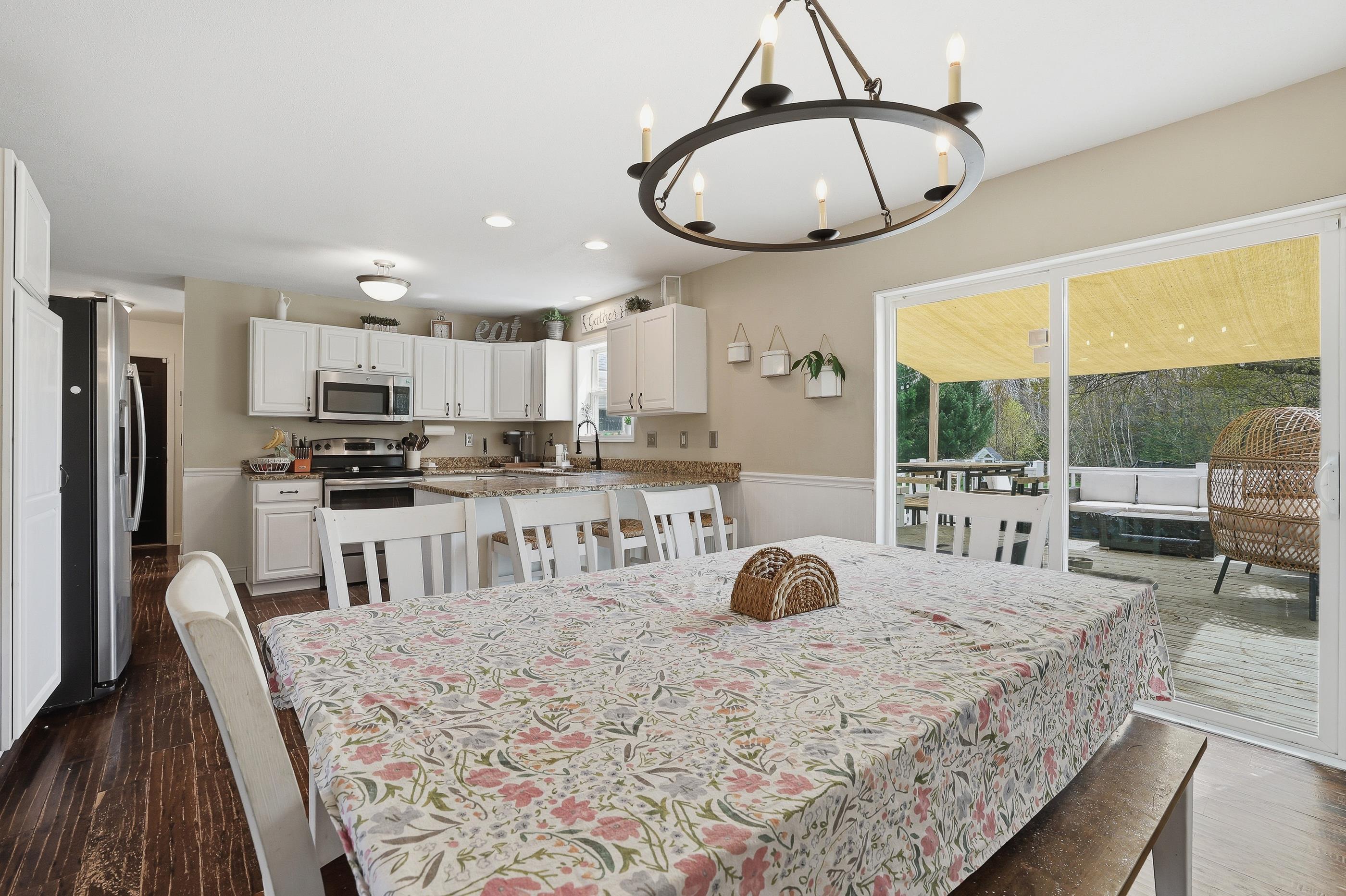 943 W River Road Property Photo 18