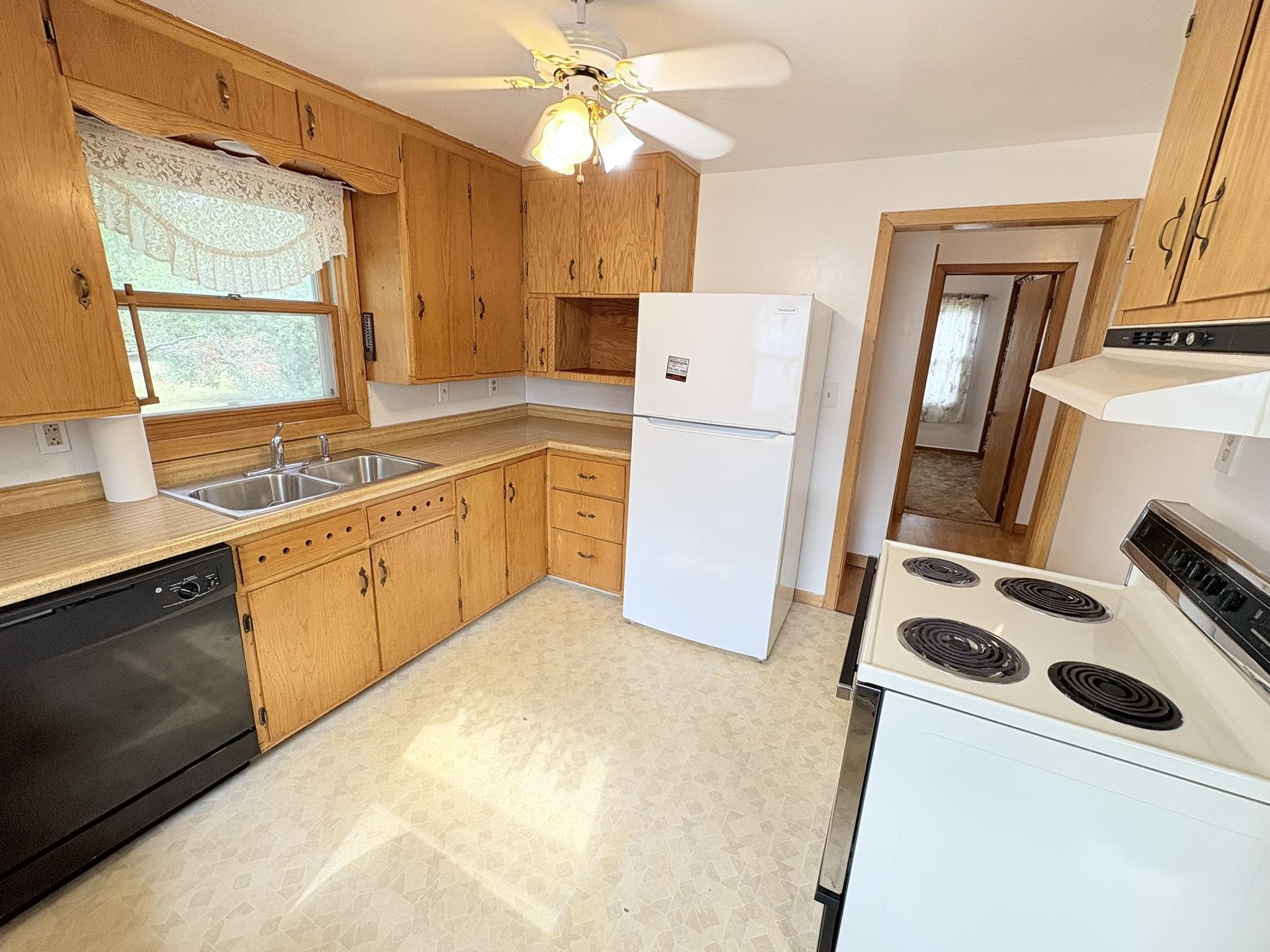 1521 Monroe Street Property Photo 6