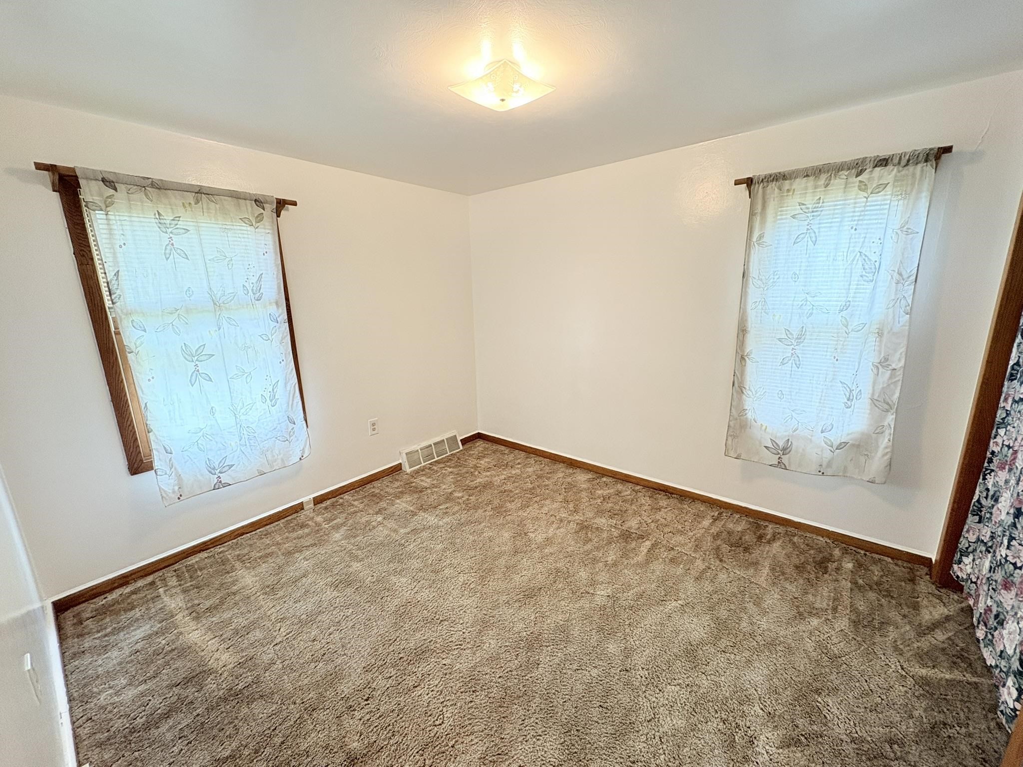 1521 Monroe Street Property Photo 9