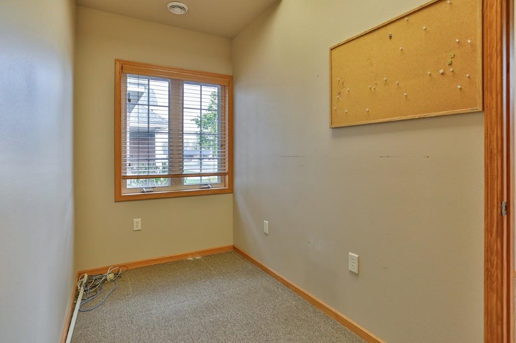 2926 Post Road Property Photo 15