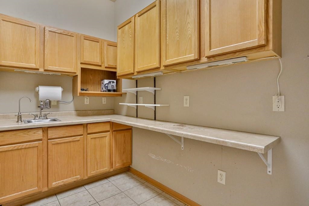 2926 Post Road Property Photo 26