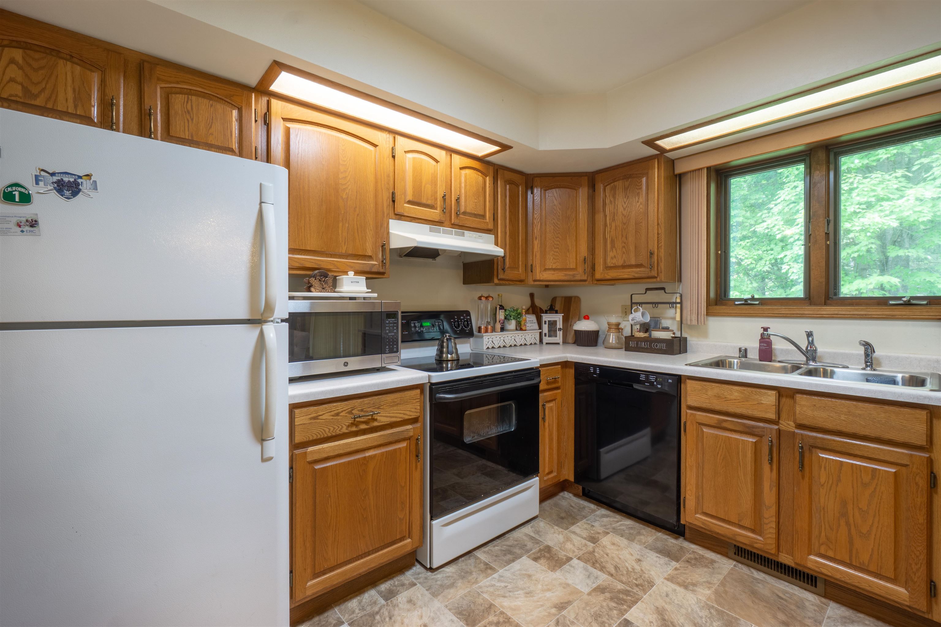 4410-4412 Hilltop Road Property Photo 32
