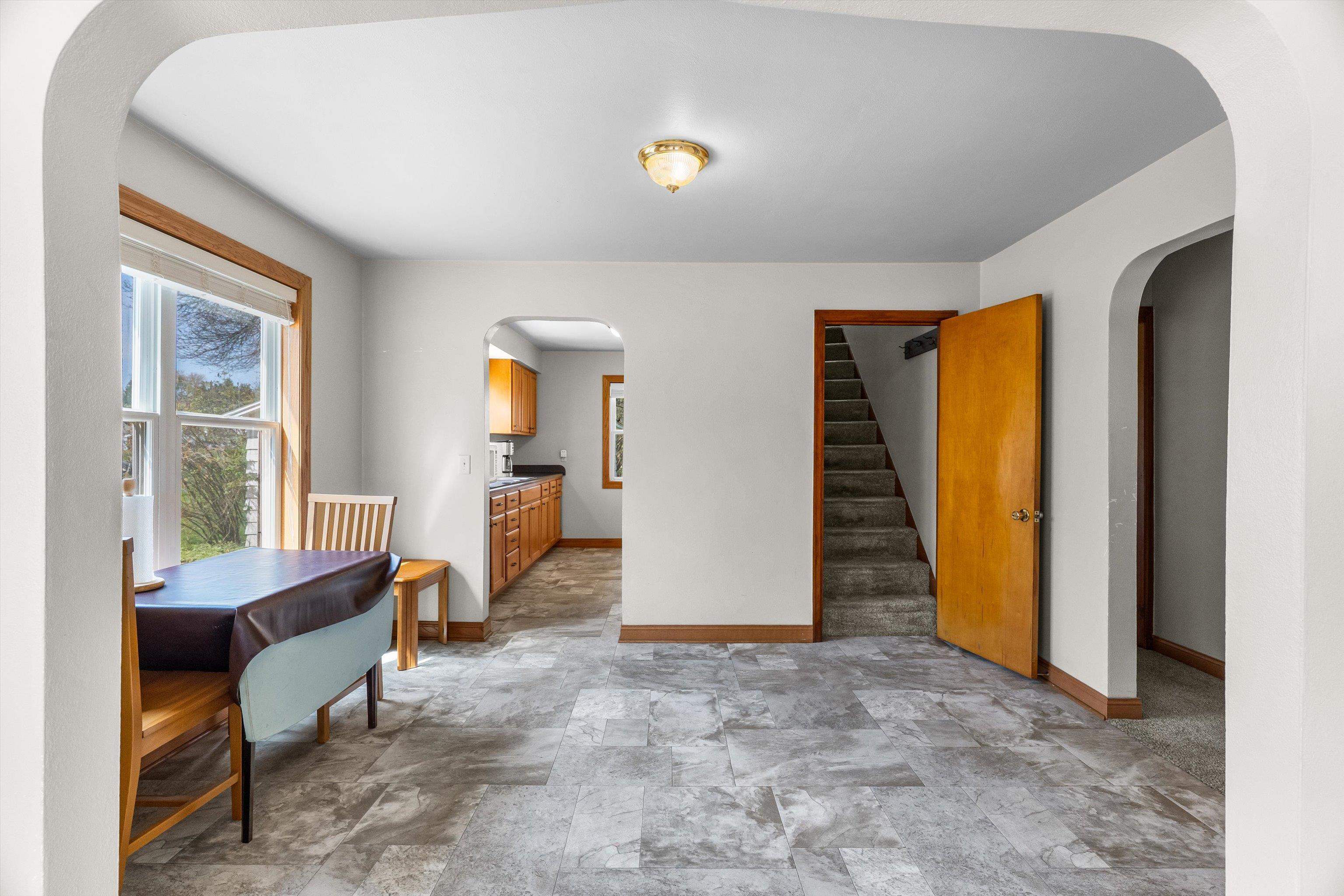 612 N Walnut Avenue Property Photo 6