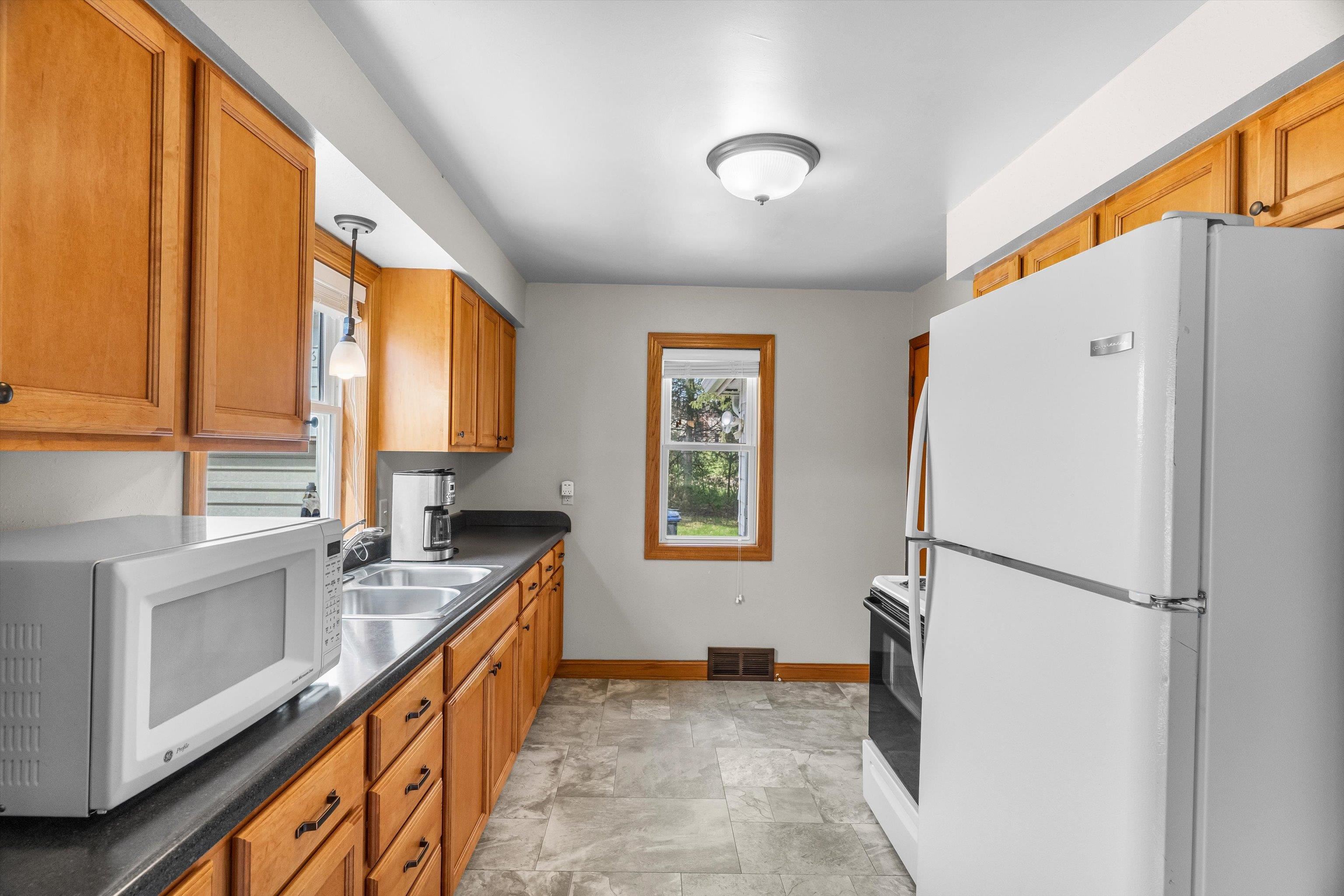 612 N Walnut Avenue Property Photo 8