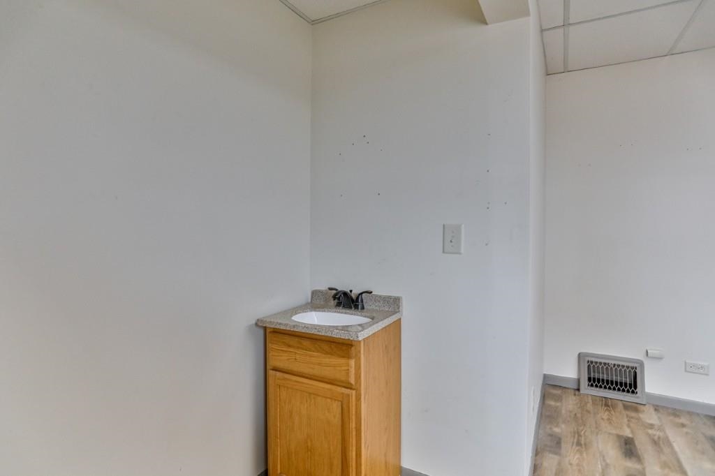 2402 Grand Avenue Property Photo 20
