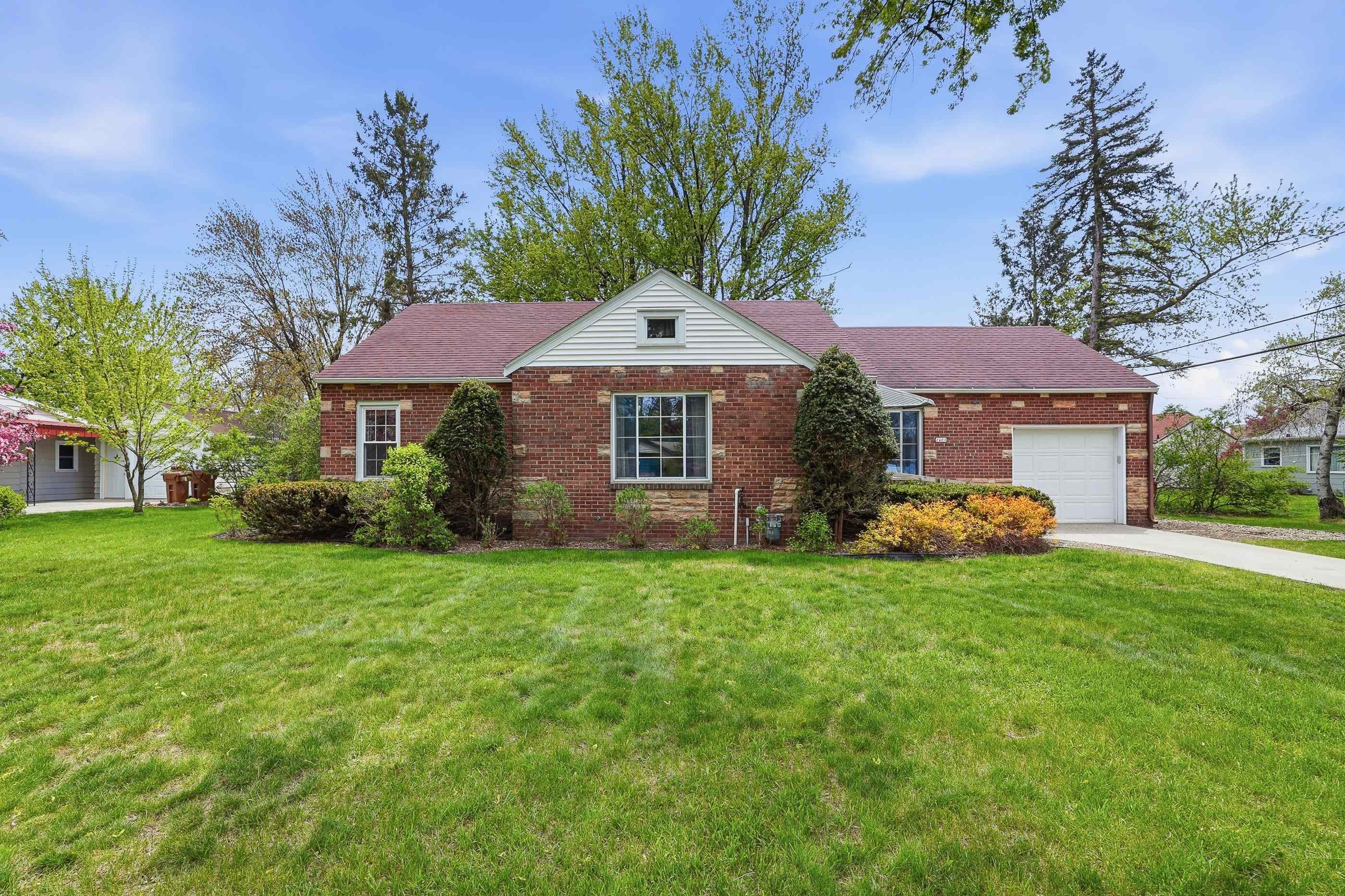 2409 Simonis Street Property Photo 2