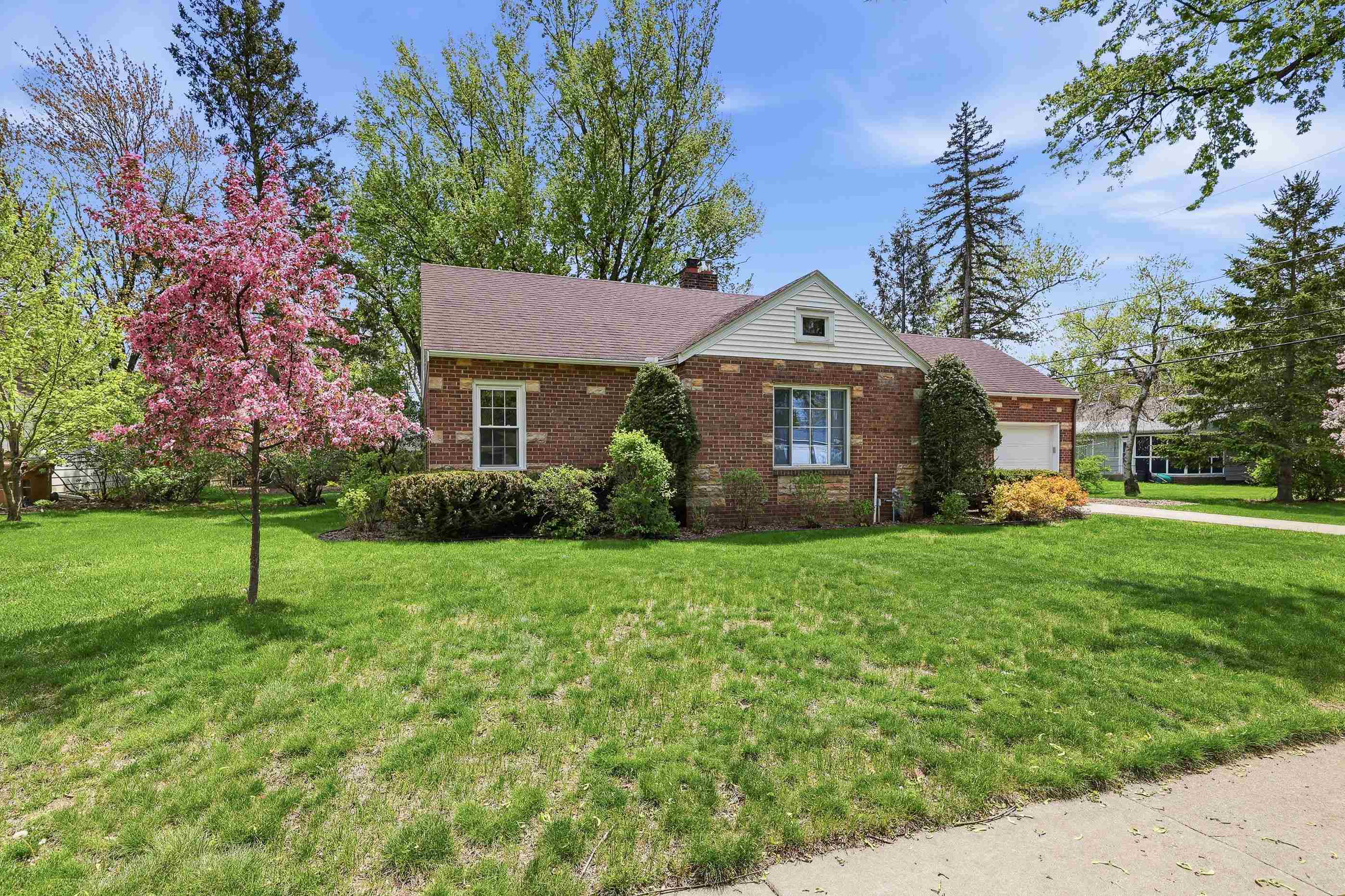 2409 Simonis Street Property Photo 3