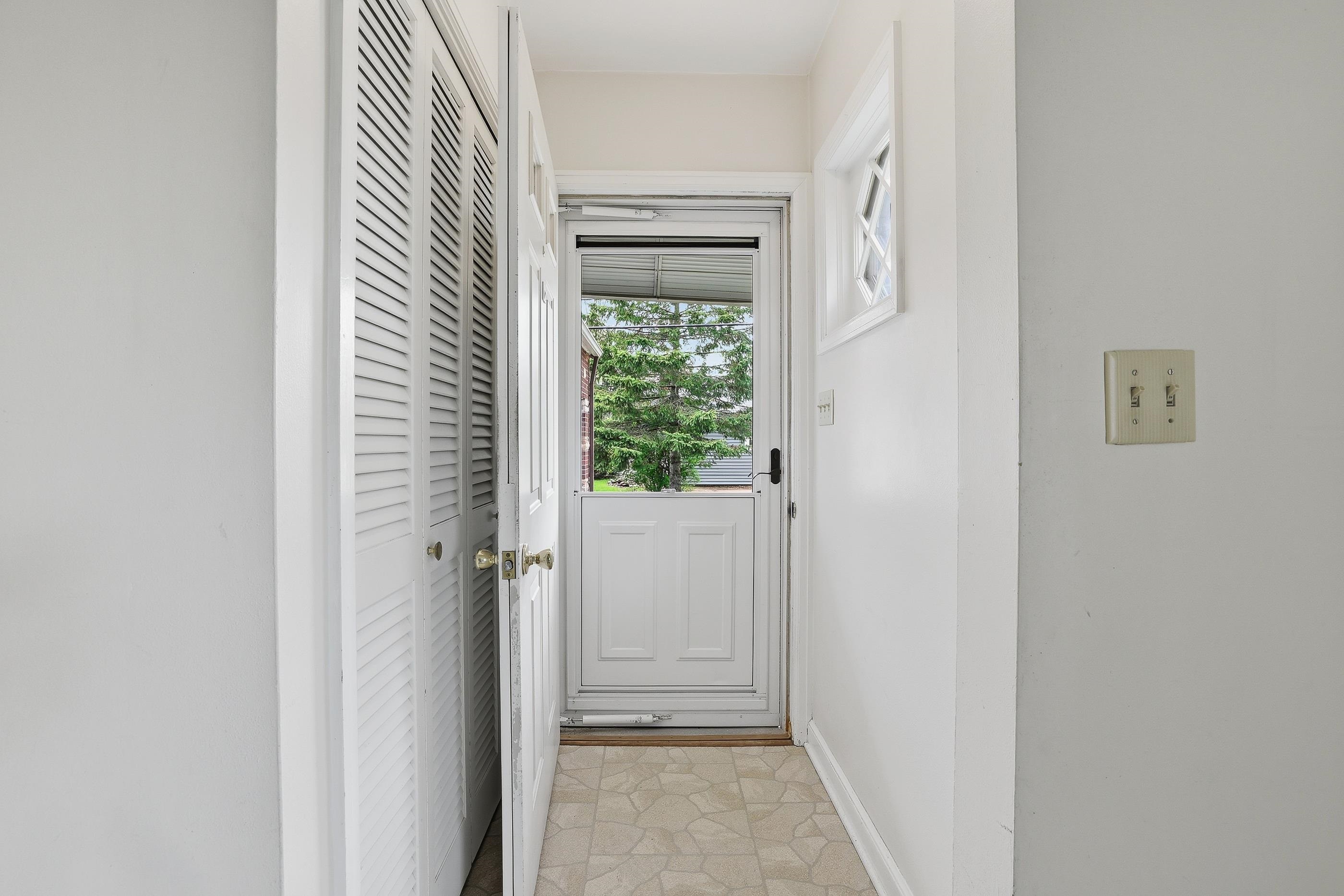 2409 Simonis Street Property Photo 5