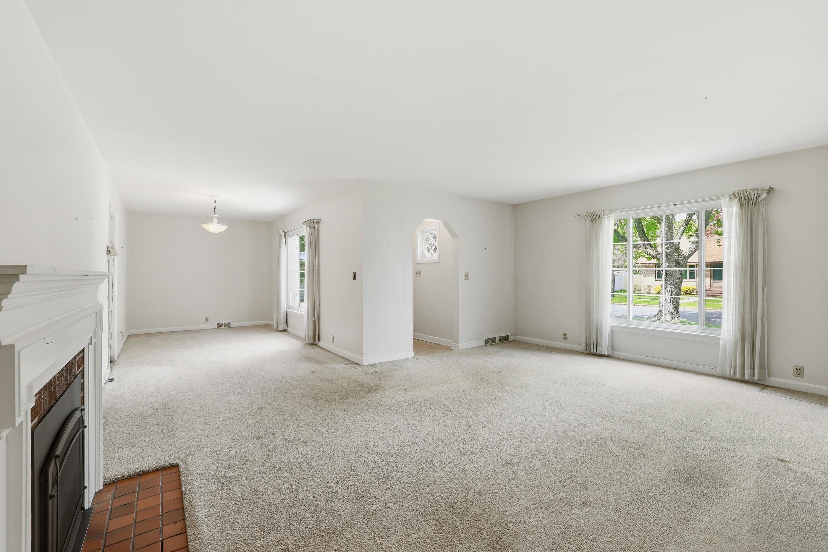2409 Simonis Street Property Photo 7