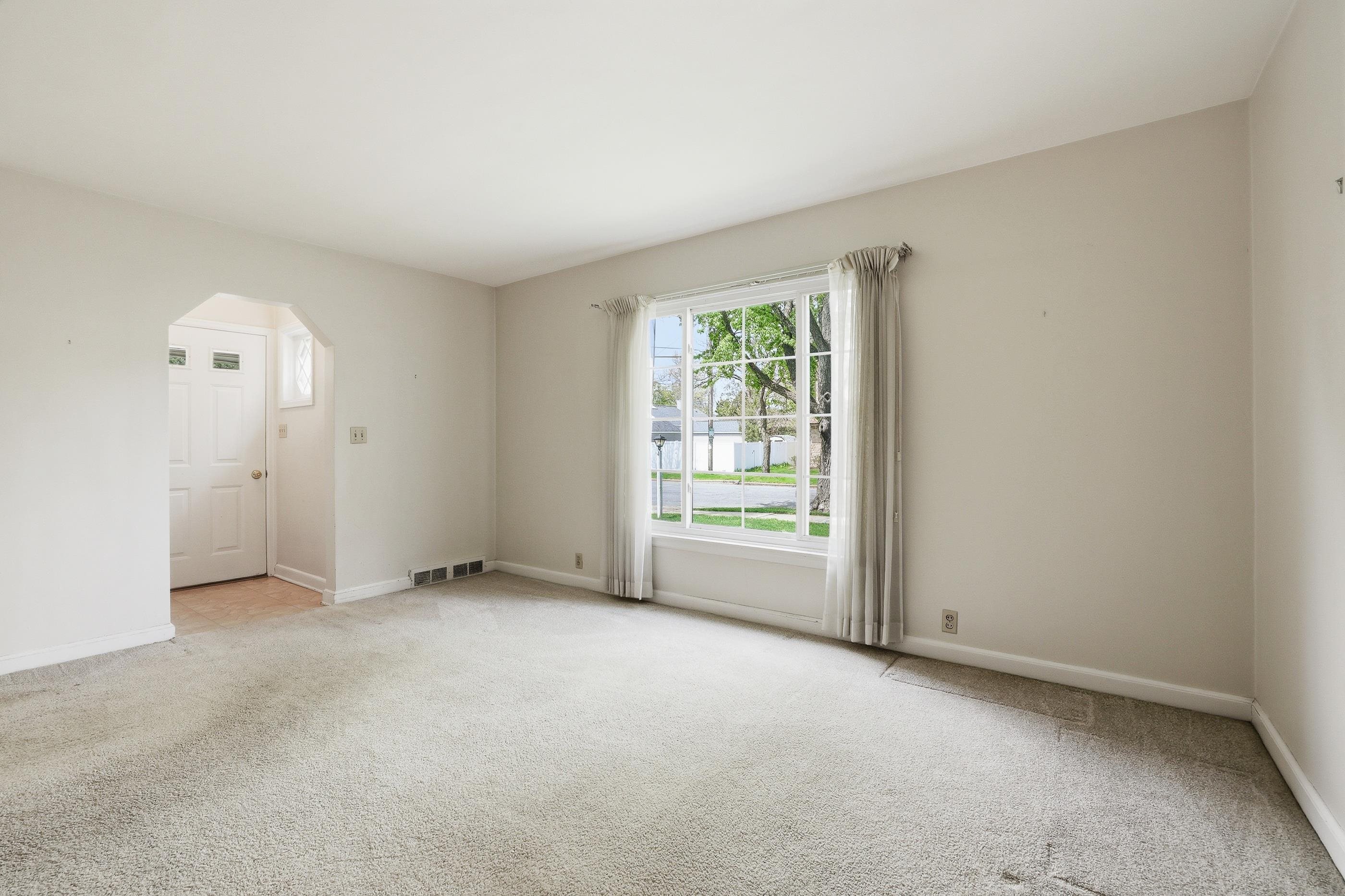 2409 Simonis Street Property Photo 8