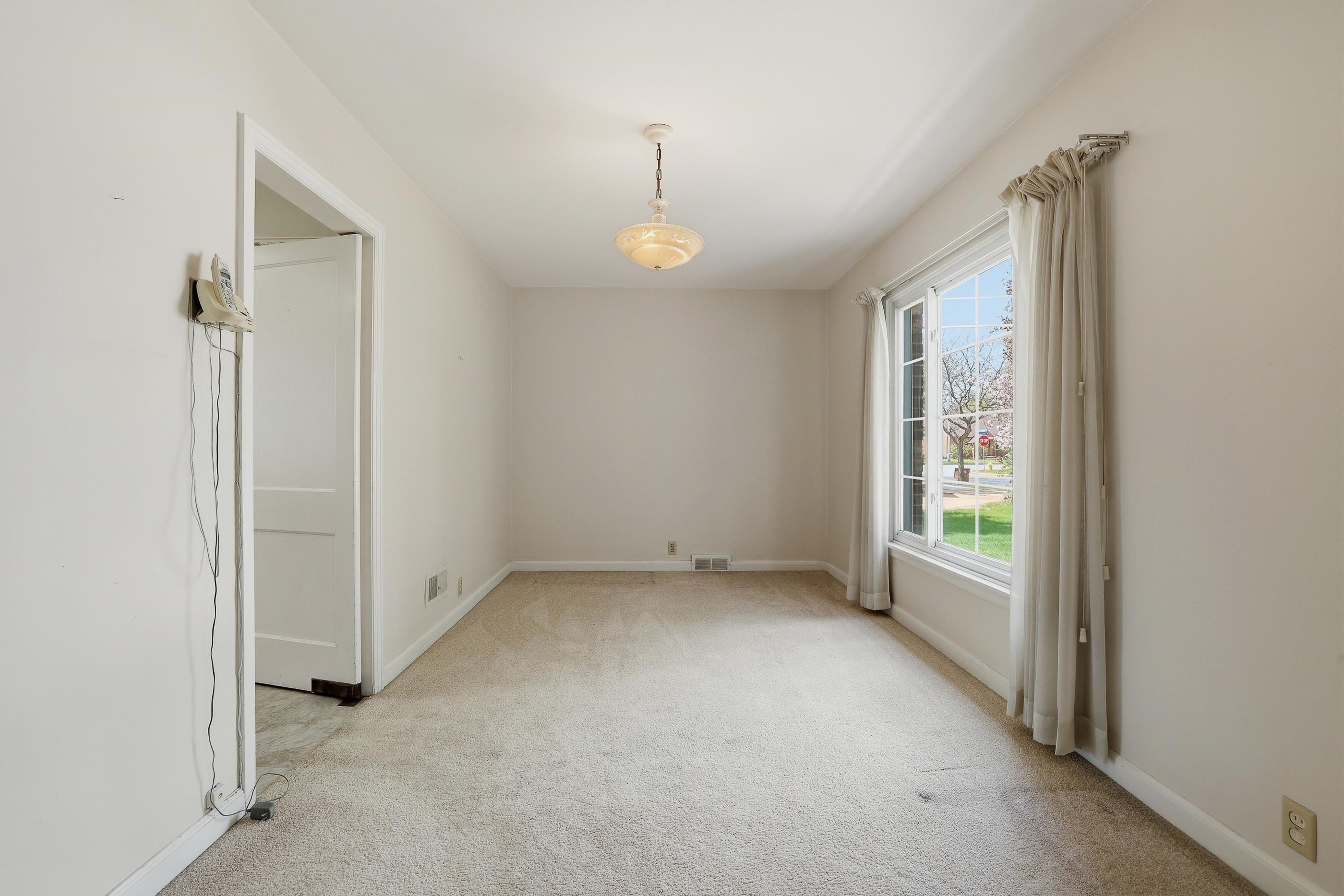 2409 Simonis Street Property Photo 11