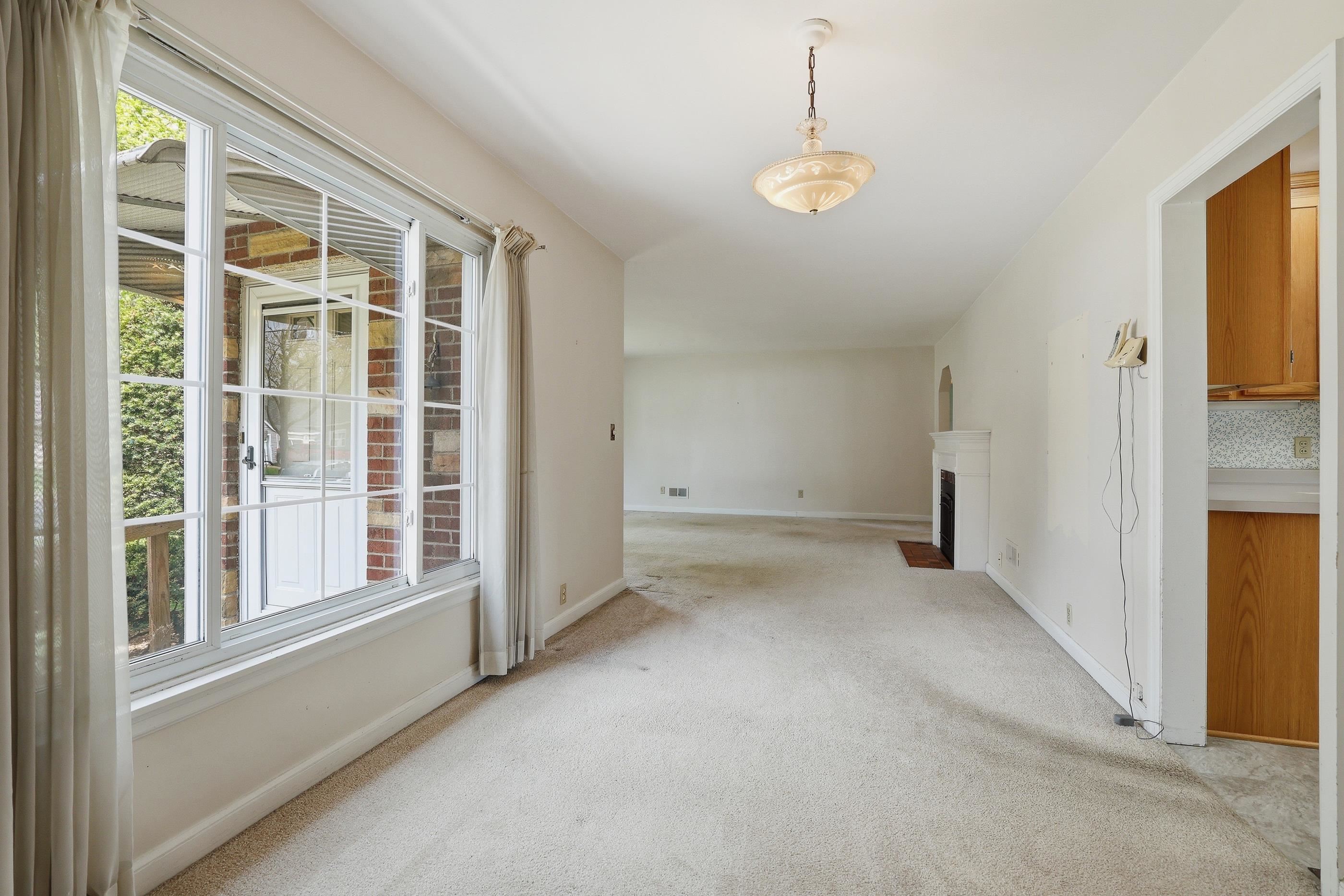 2409 Simonis Street Property Photo 12