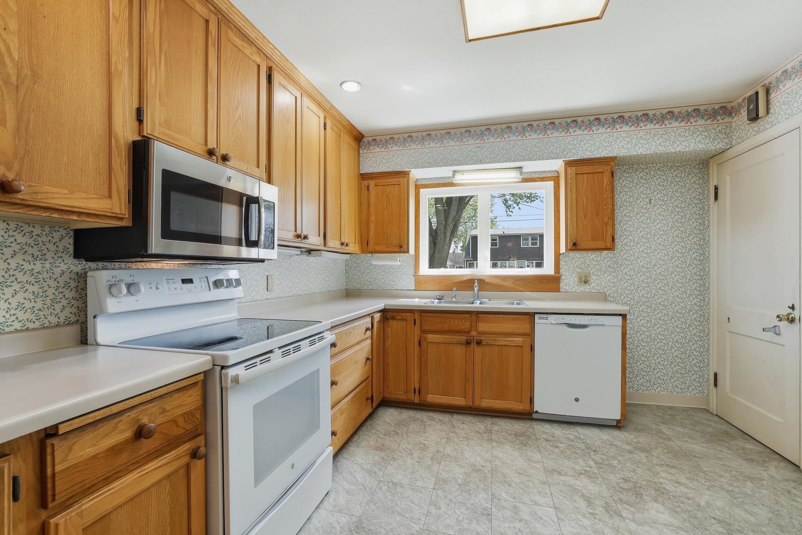 2409 Simonis Street Property Photo 13