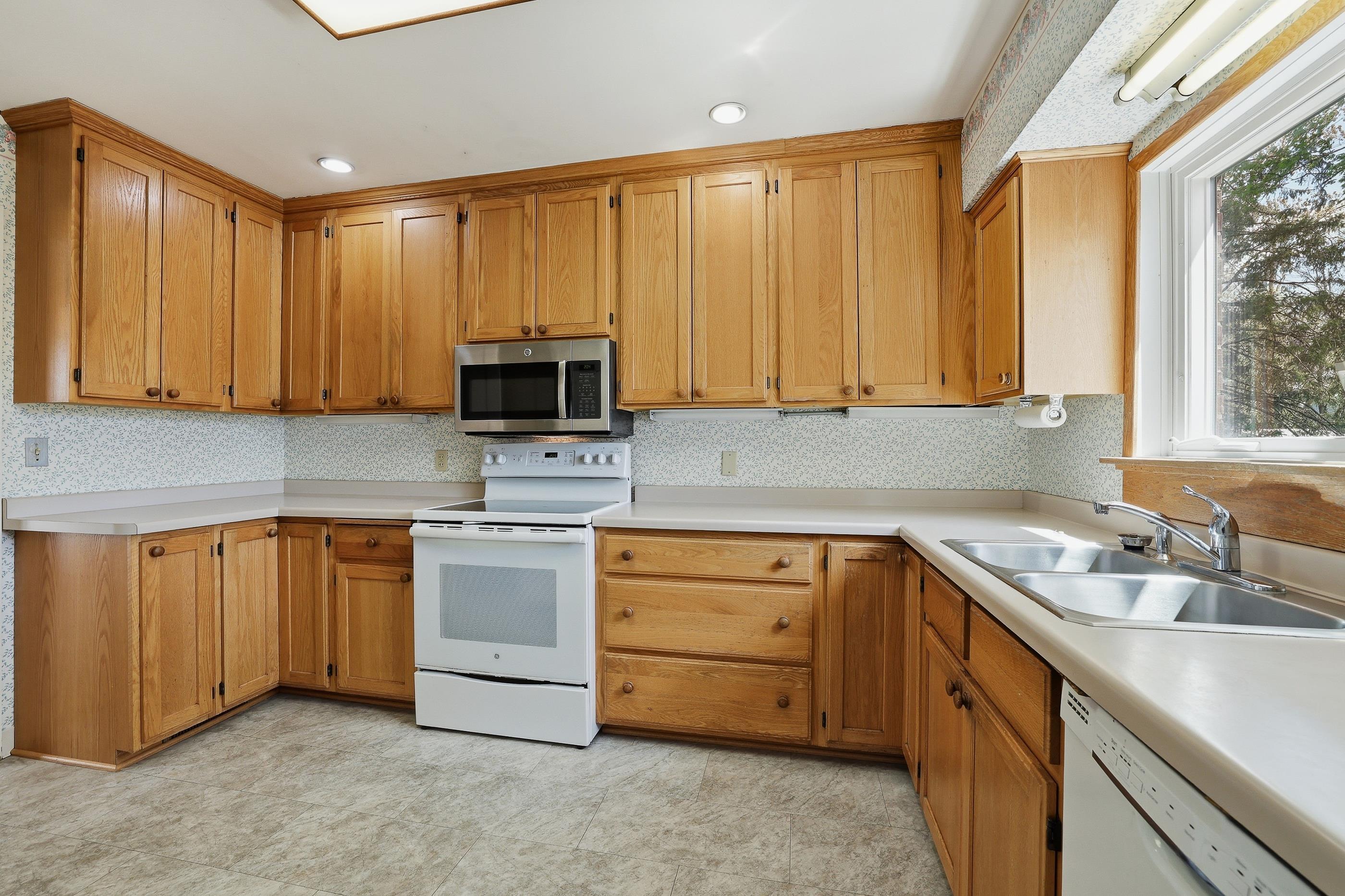 2409 Simonis Street Property Photo 14